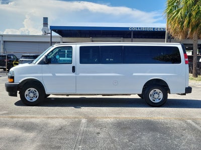 2023 Chevrolet Express Passenger 3500 1LS