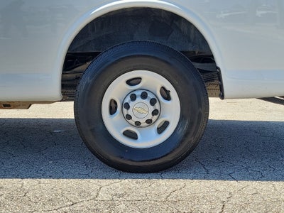 2023 Chevrolet Express Passenger 3500 1LS