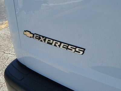 2023 Chevrolet Express Passenger 3500 1LS