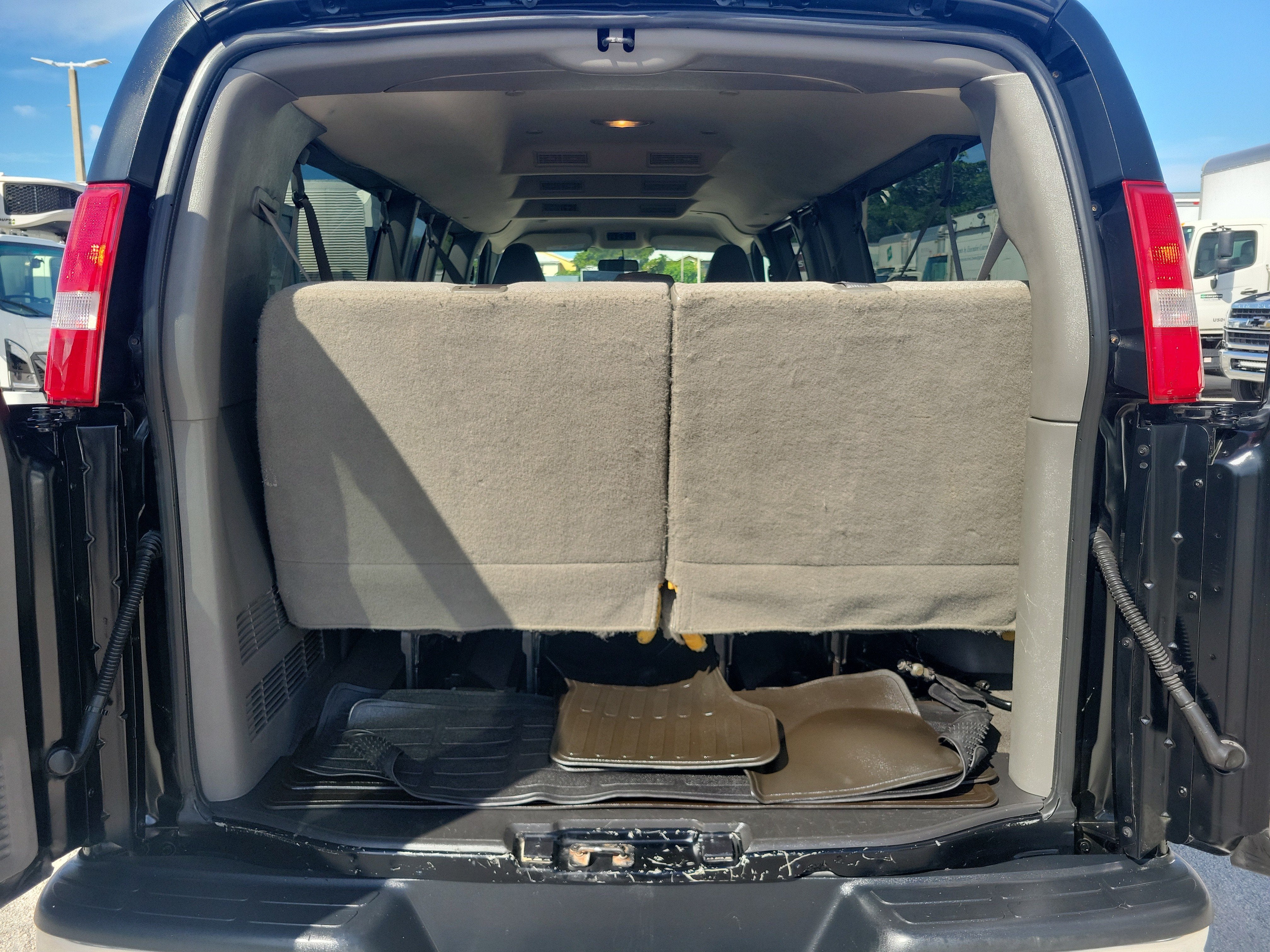 2018 Chevrolet Express Passenger 3500 LT