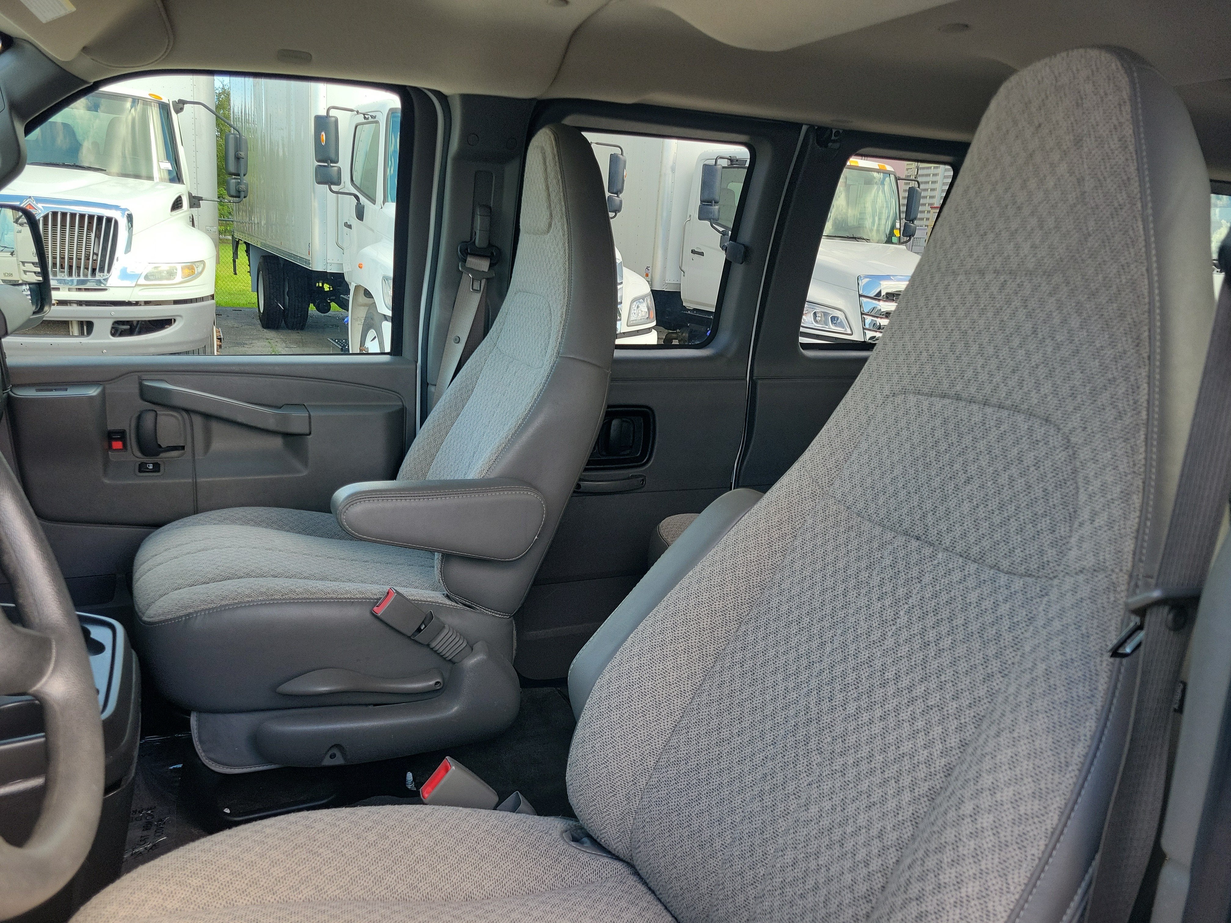2019 Chevrolet Express Passenger 3500 LT