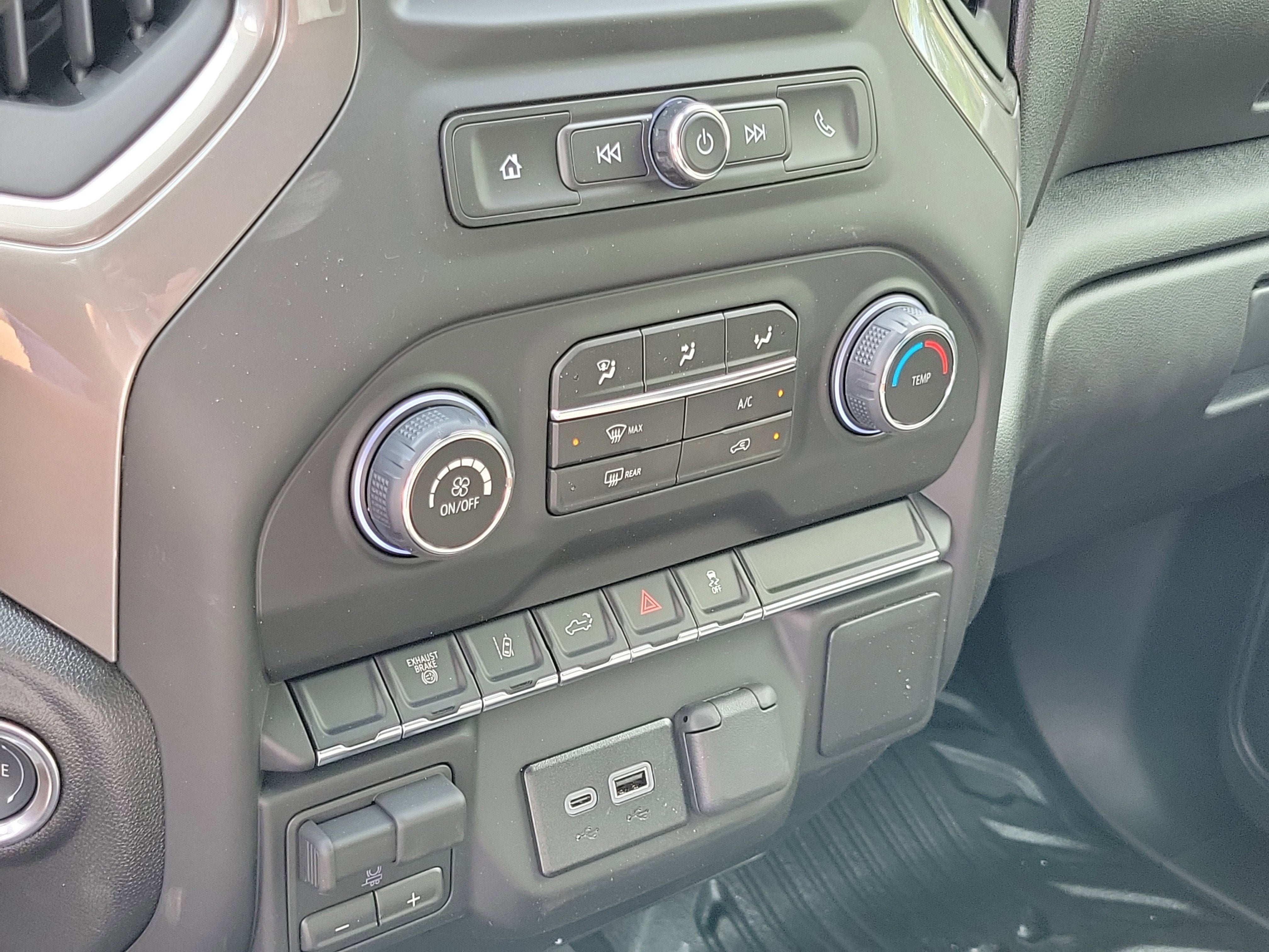 2026 Chevrolet Silverado 3500 HD WT DRW