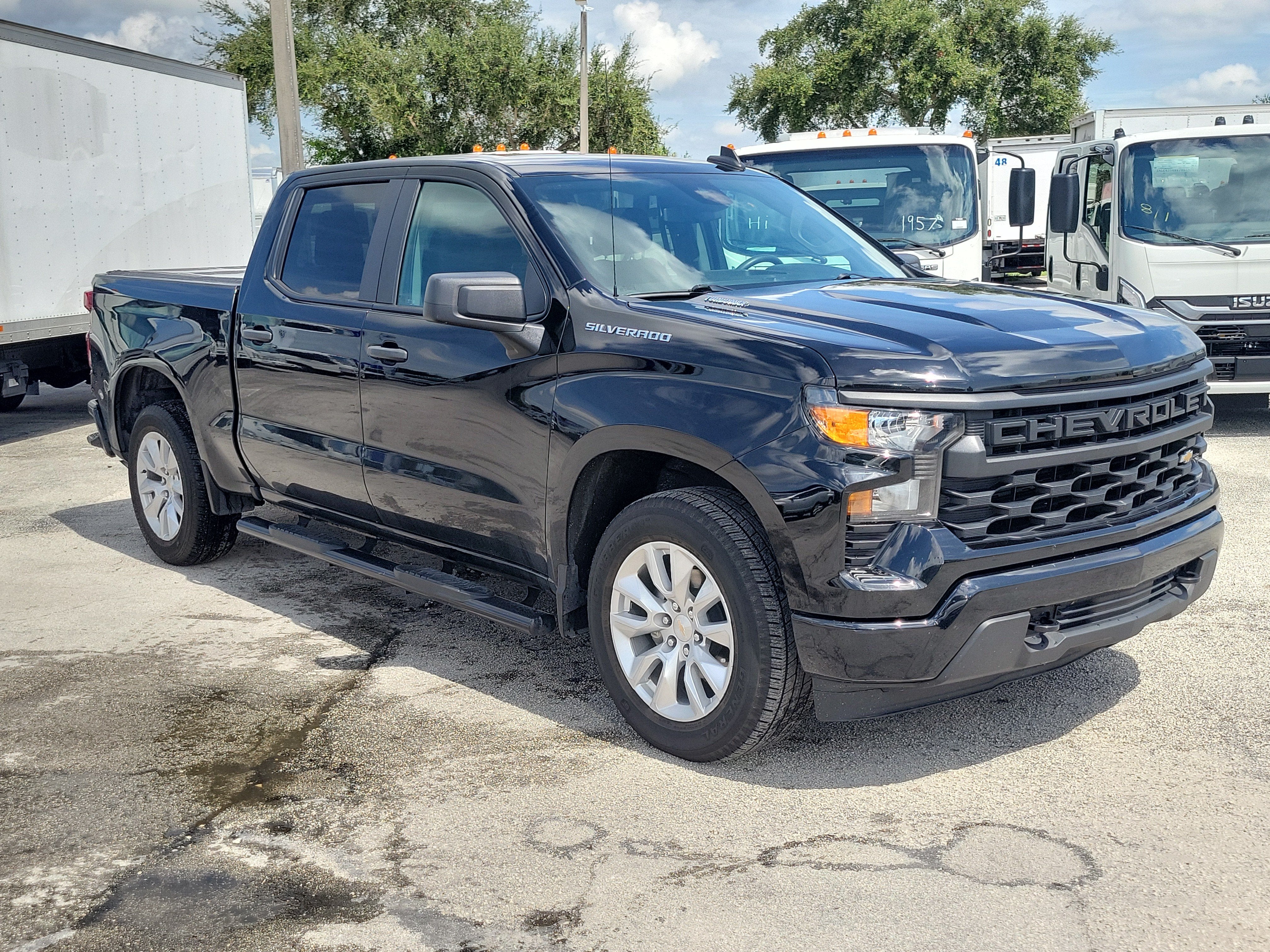 2025 Chevrolet Silverado 1500 Custom