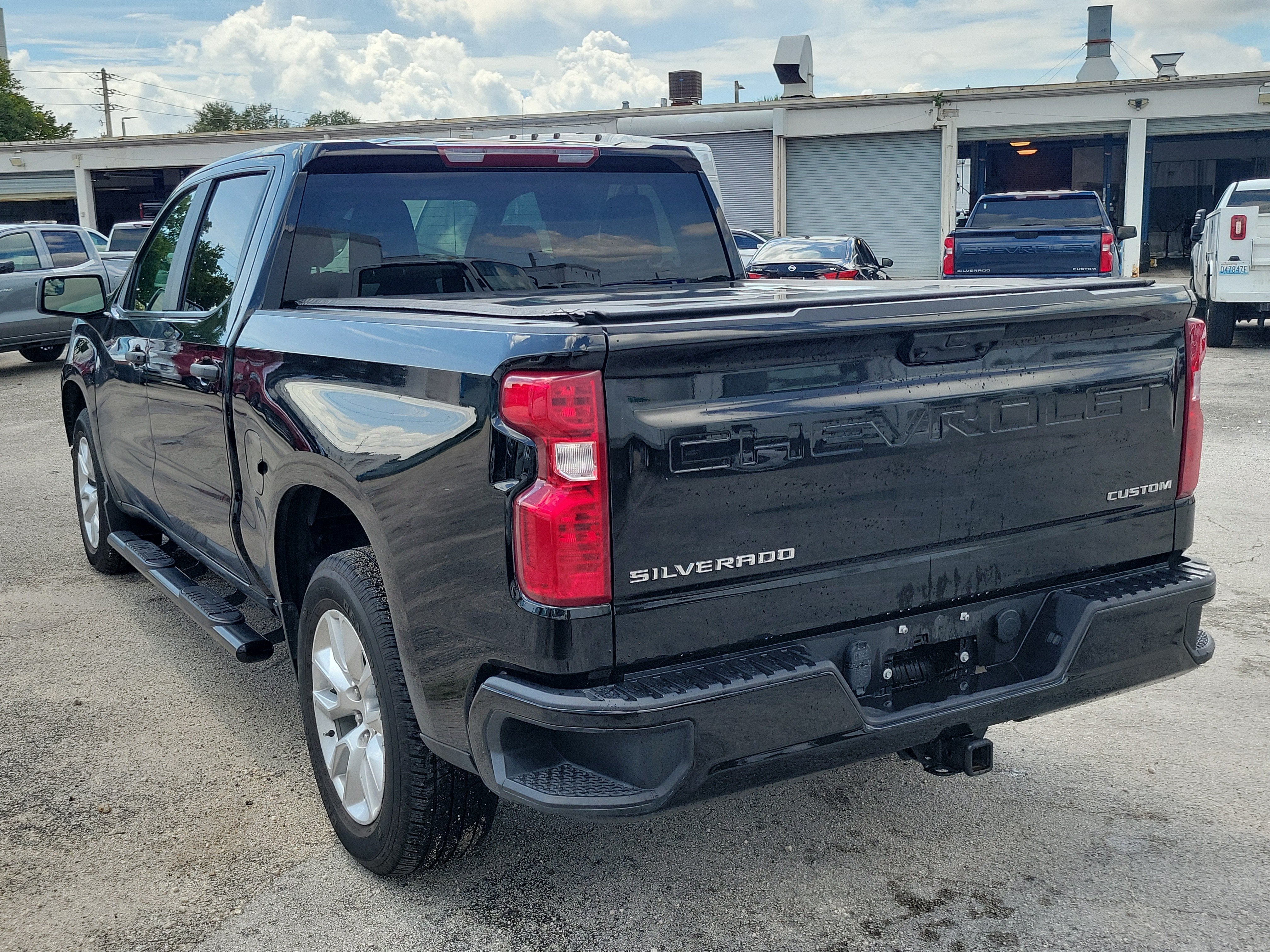 2025 Chevrolet Silverado 1500 Custom