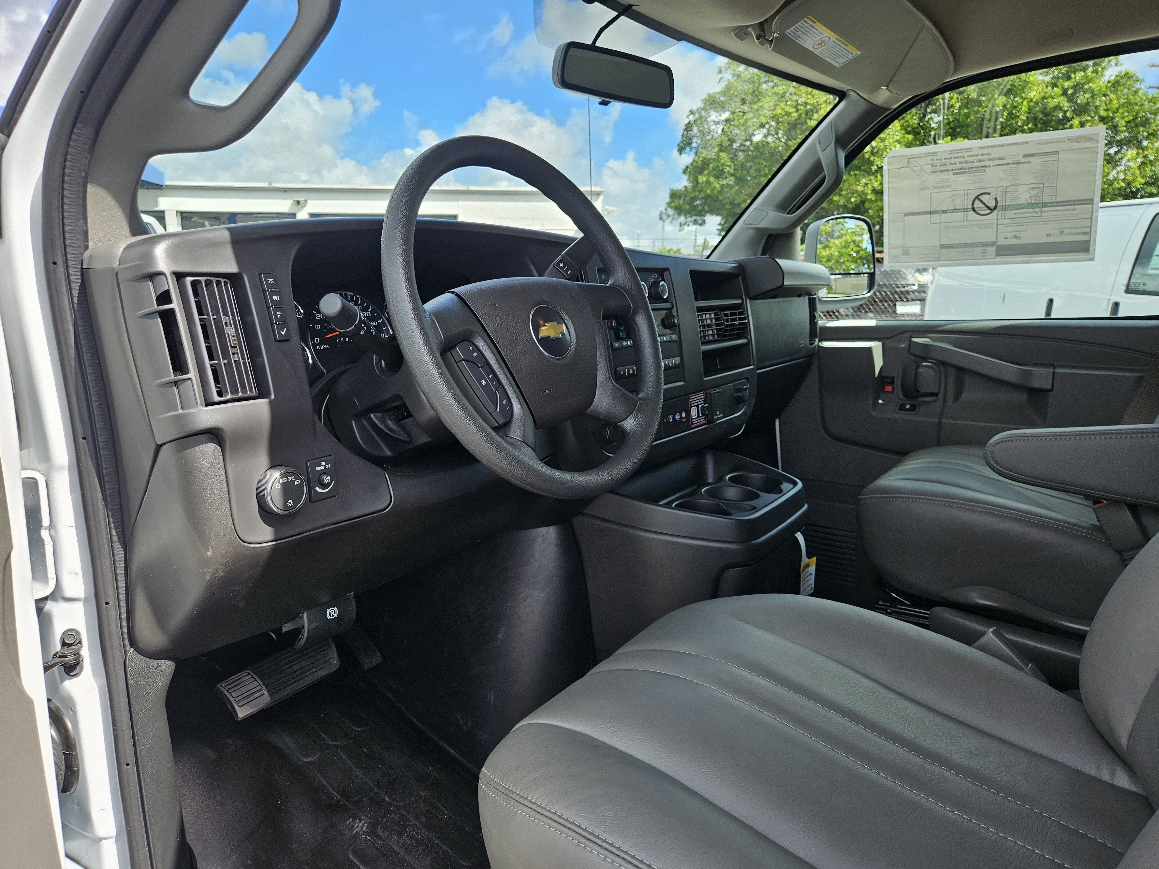 2025 Chevrolet Express Cargo 2500 WT
