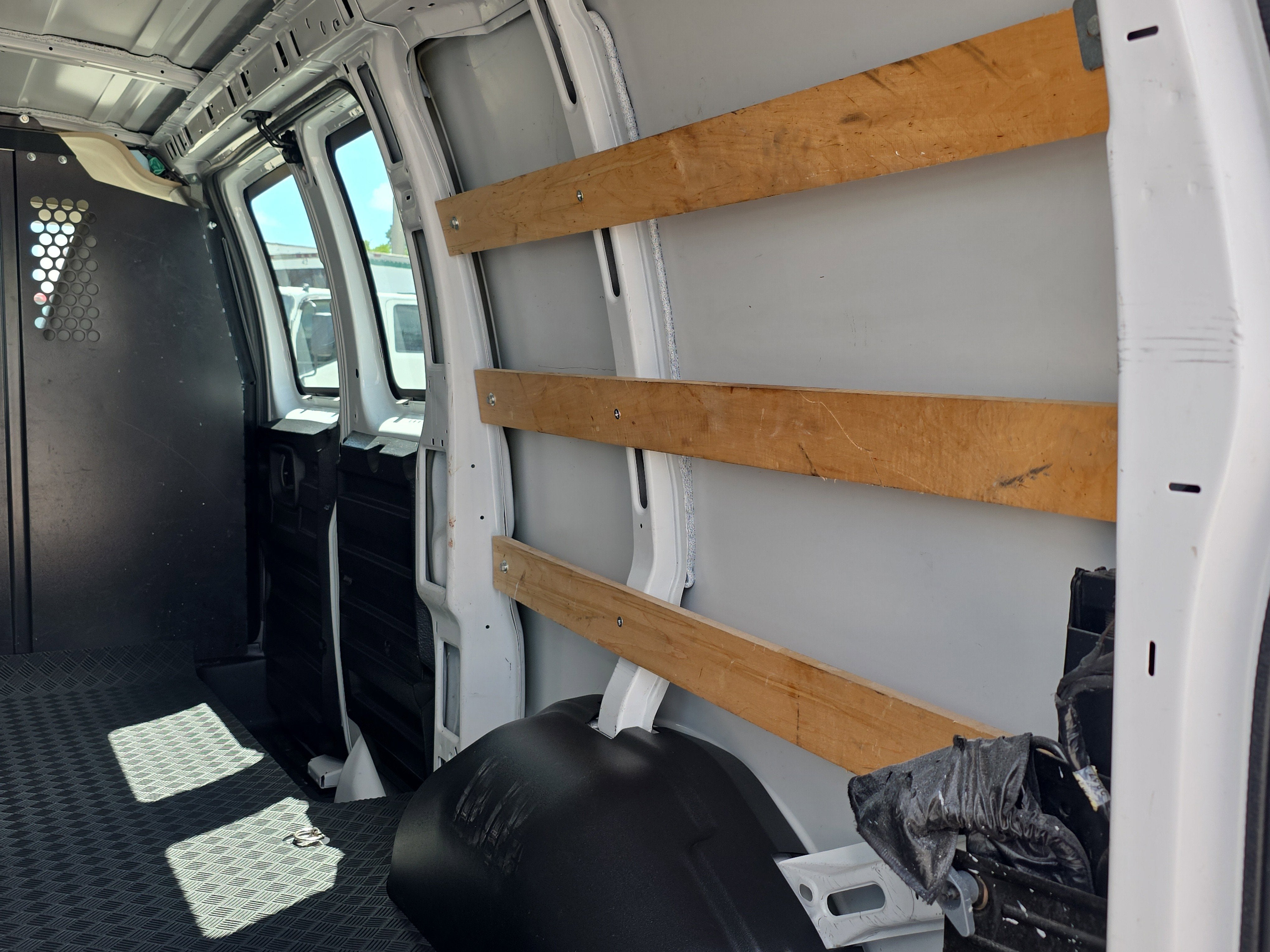 2024 Chevrolet Express Cargo 2500 WT