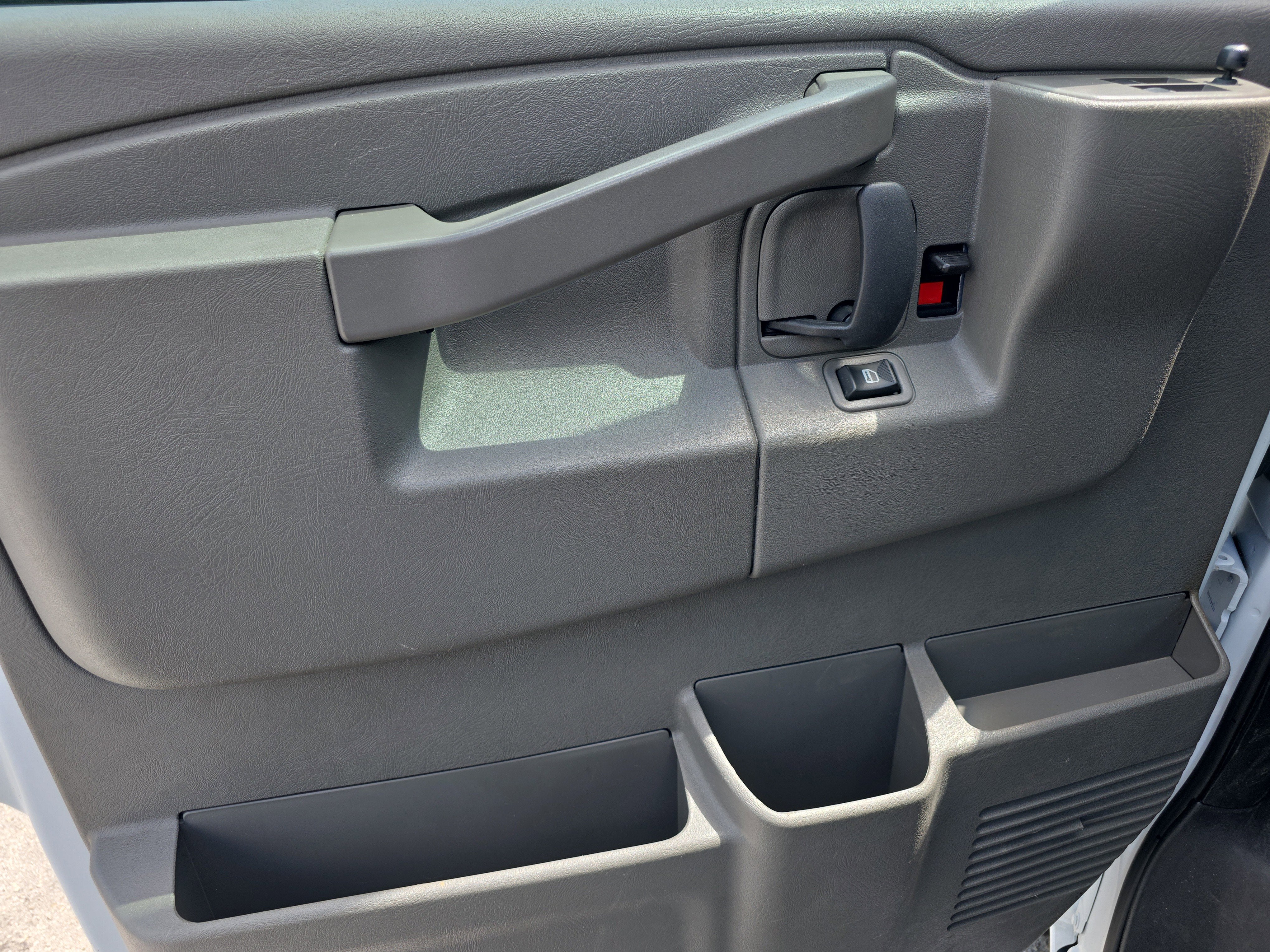 2024 Chevrolet Express Cargo 2500 WT