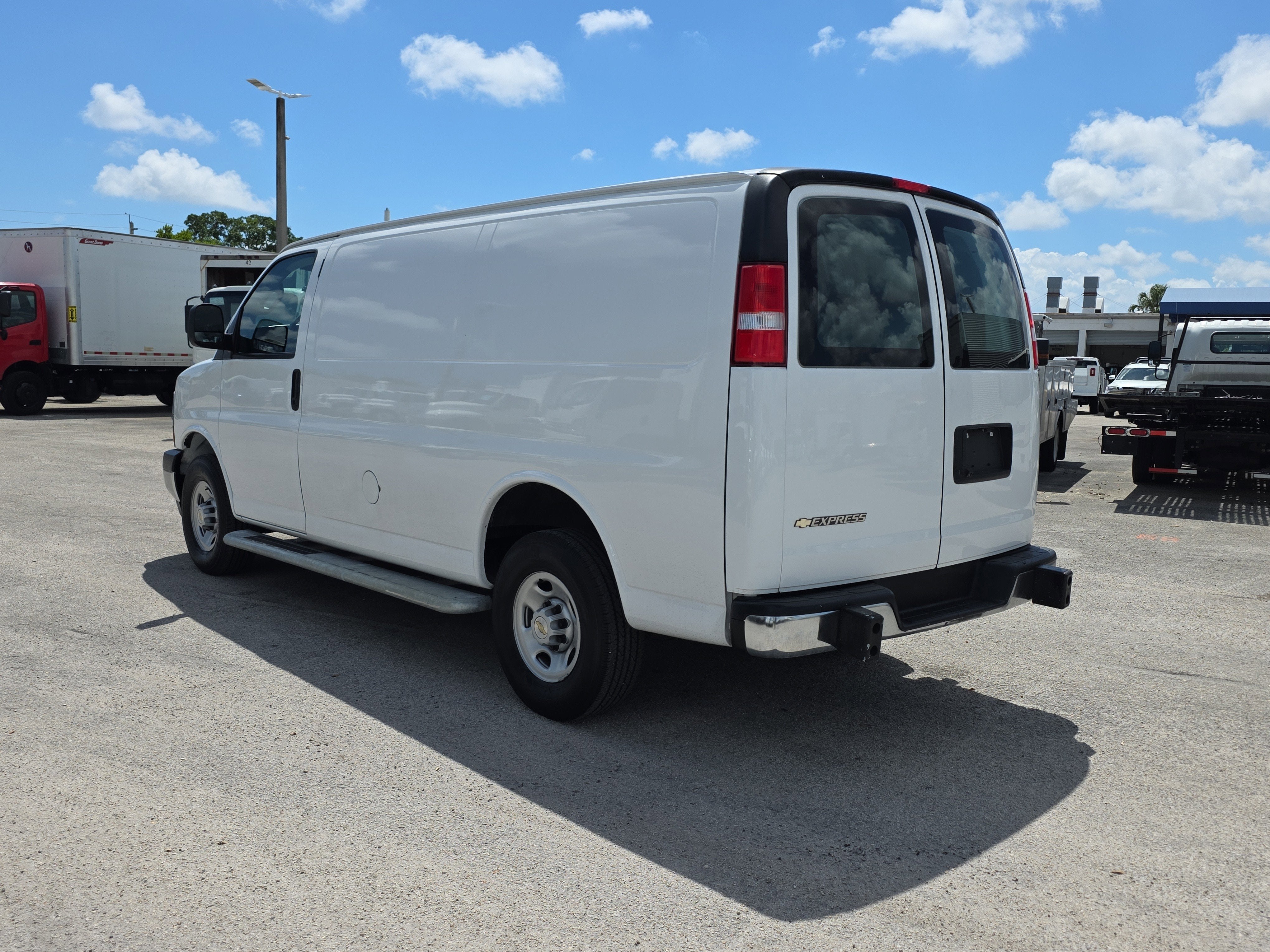 2024 Chevrolet Express Cargo 2500 WT