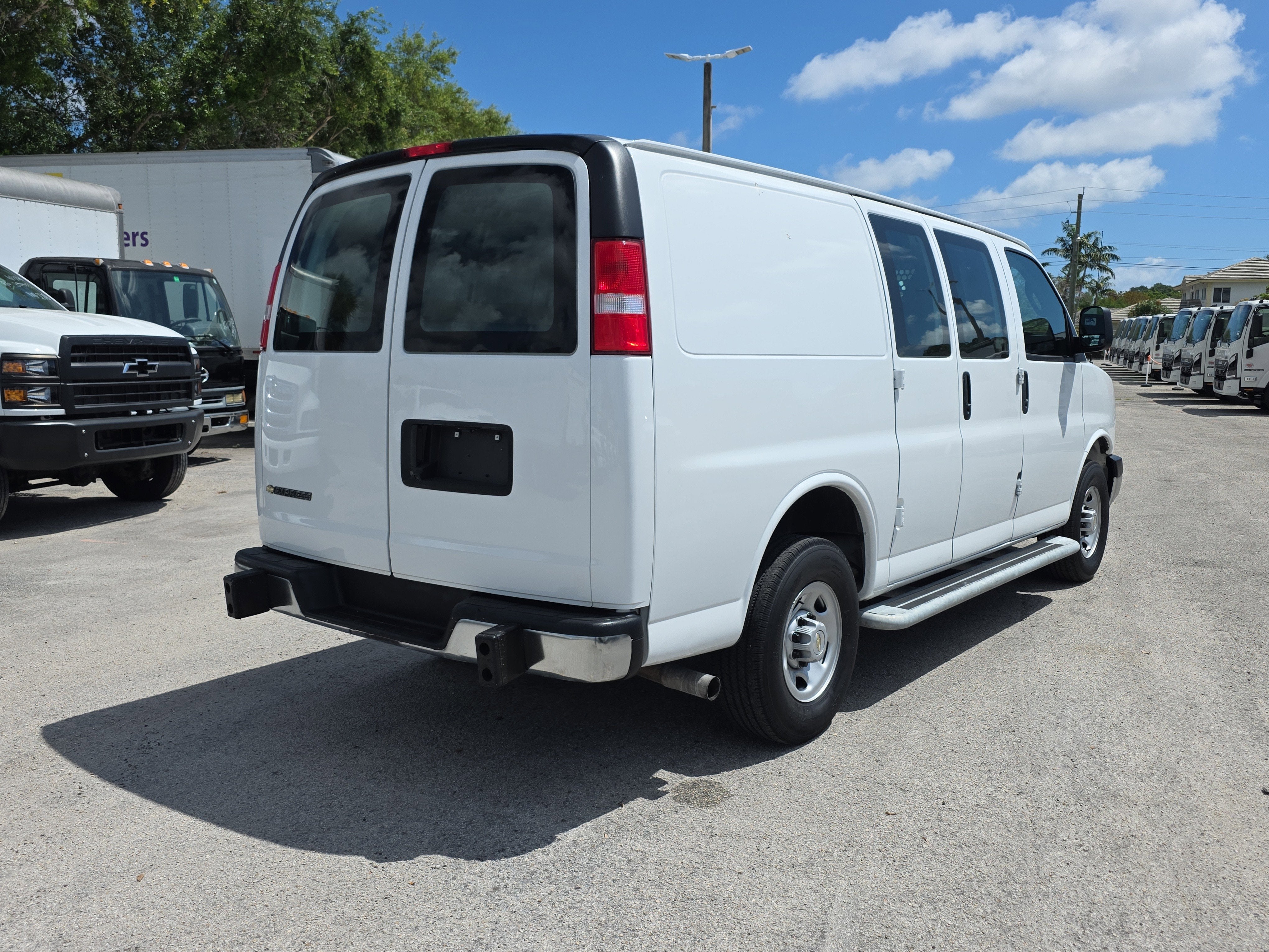 2024 Chevrolet Express Cargo 2500 WT