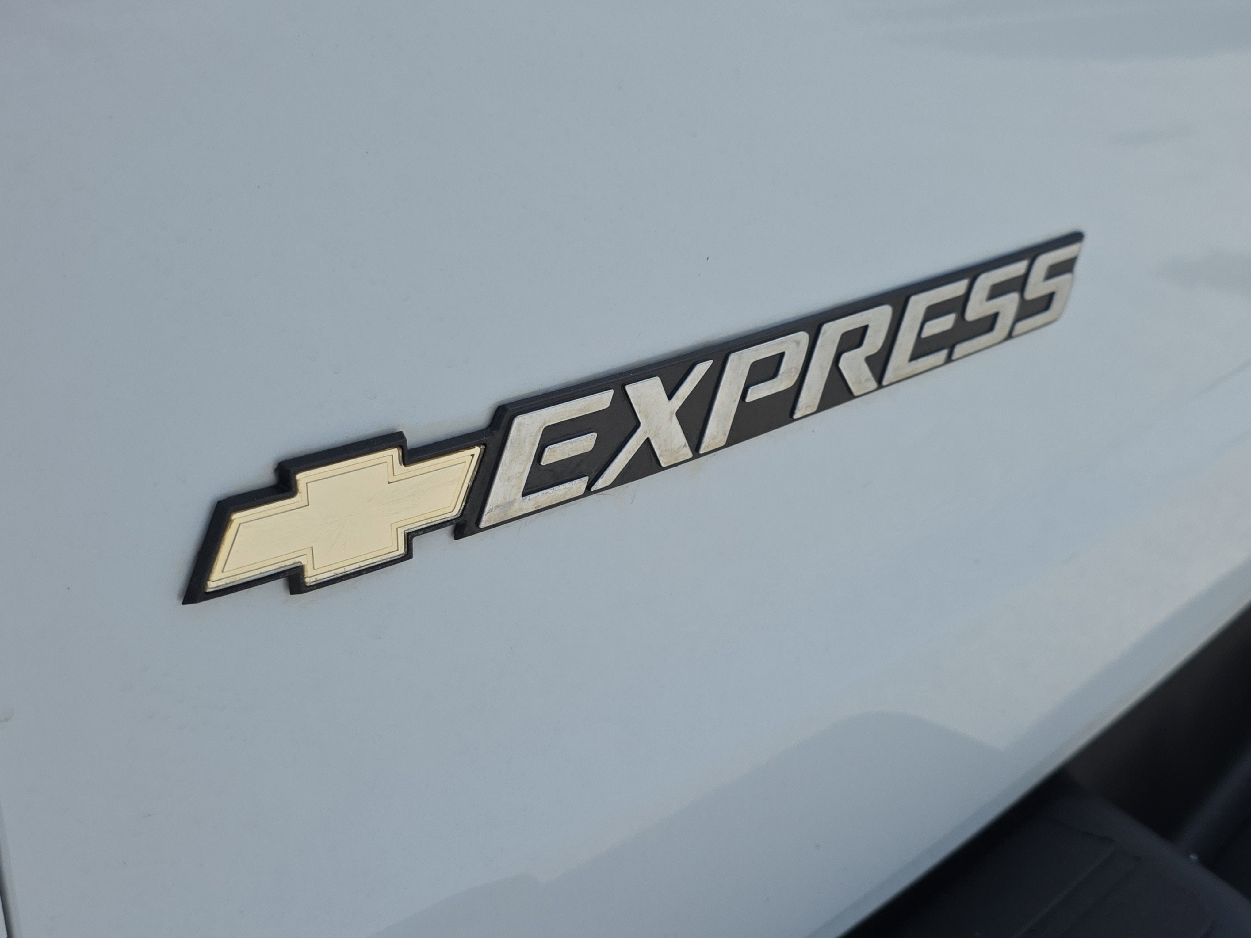 2024 Chevrolet Express Cargo 2500 WT