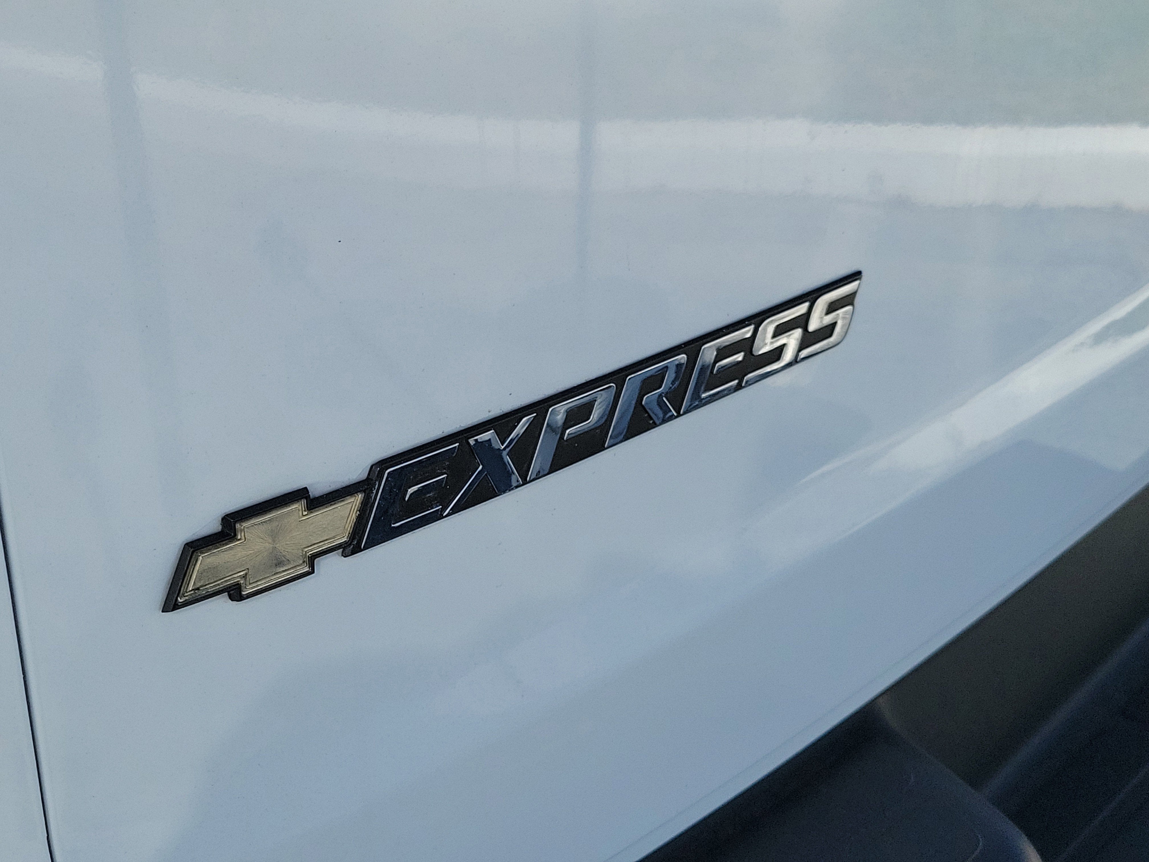 2024 Chevrolet Express Cargo 2500 WT
