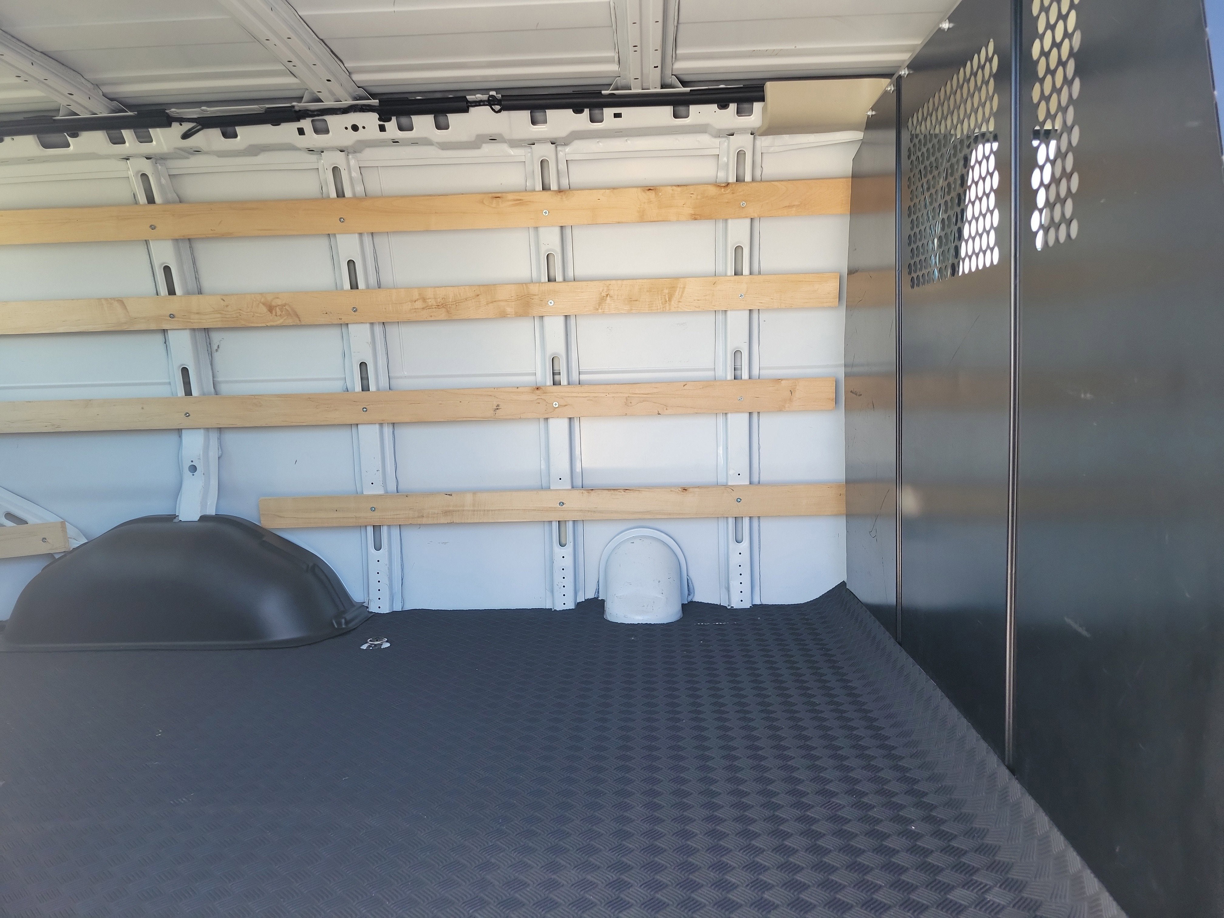 2024 Chevrolet Express Cargo 2500 WT