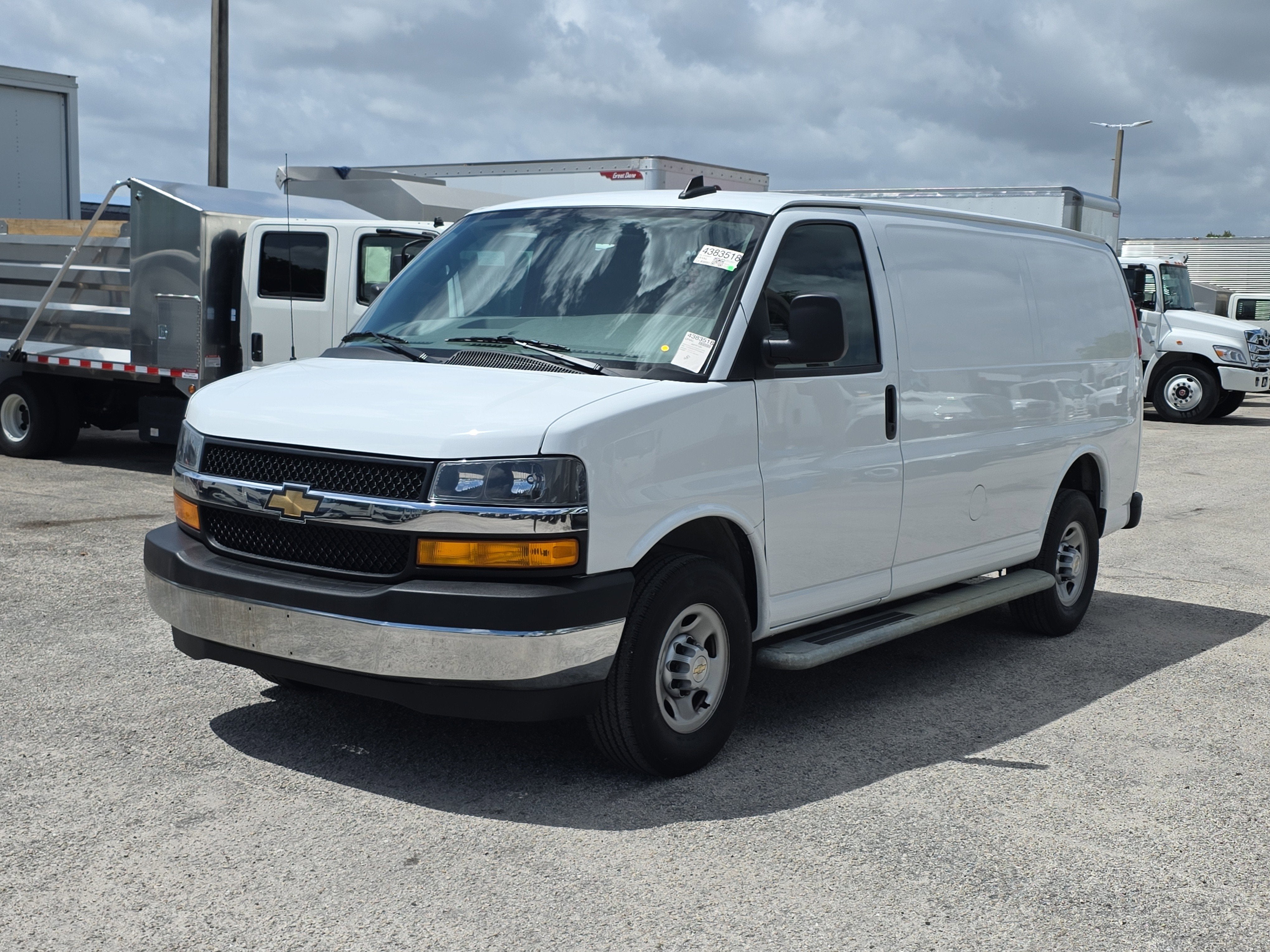 2024 Chevrolet Express Cargo 2500 WT