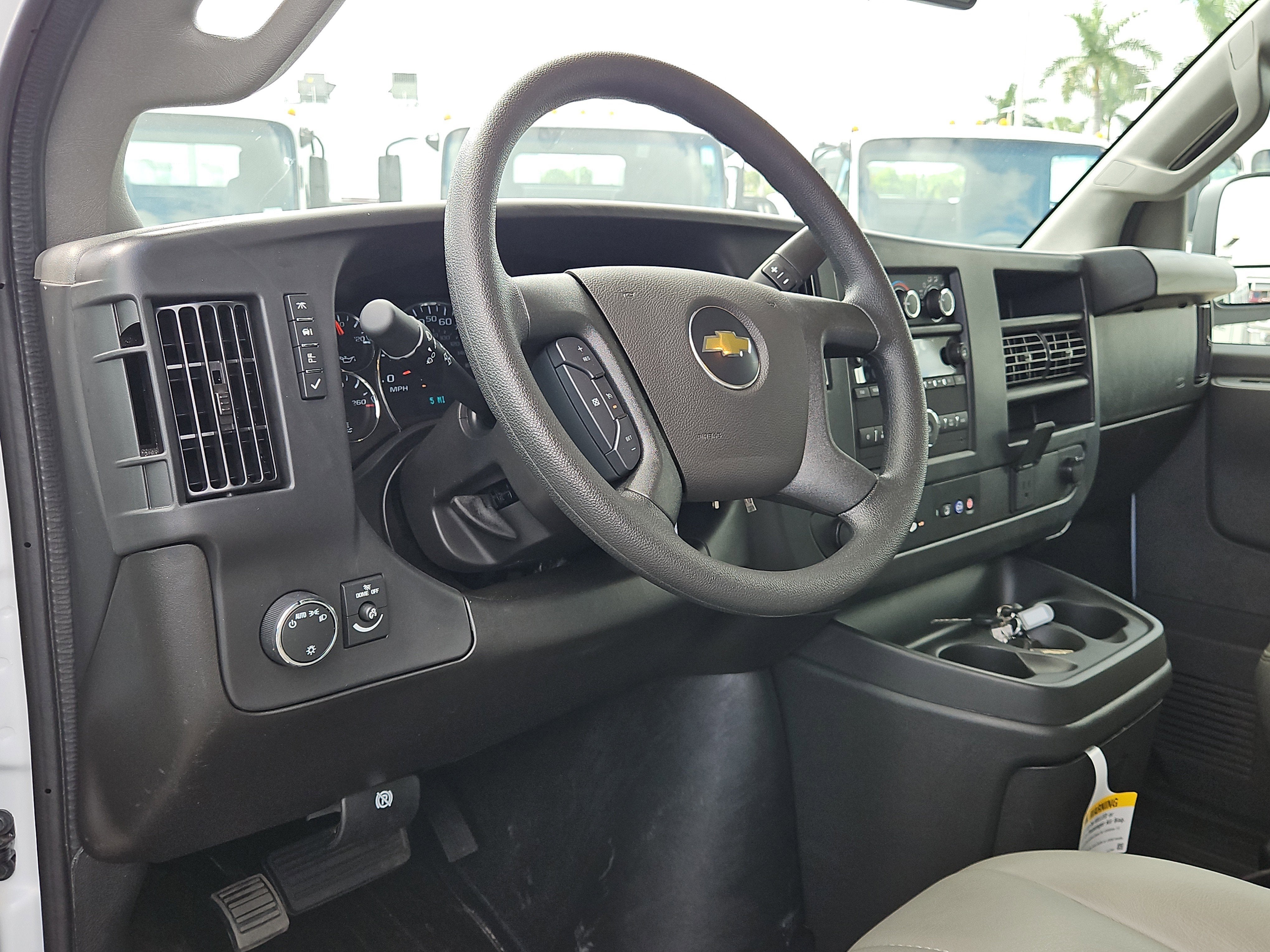 2025 Chevrolet Express Cargo 2500 WT
