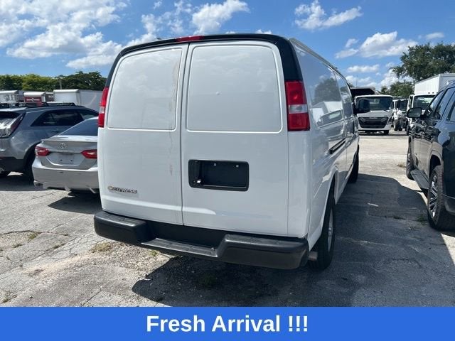 2025 Chevrolet Express Cargo WT