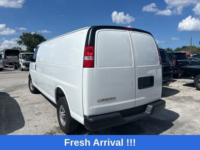 2025 Chevrolet Express Cargo WT