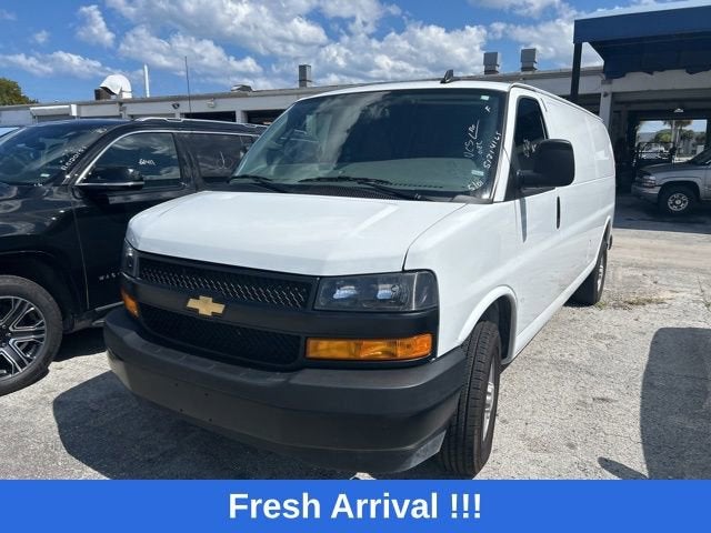 2025 Chevrolet Express Cargo WT