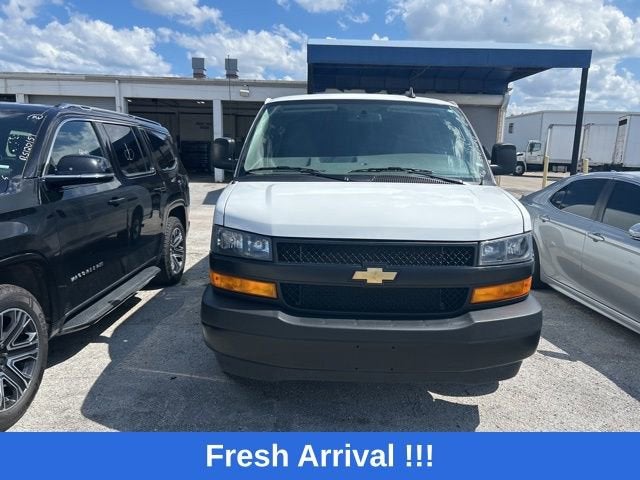 2025 Chevrolet Express Cargo WT