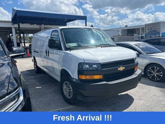 2025 Chevrolet Express Cargo WT