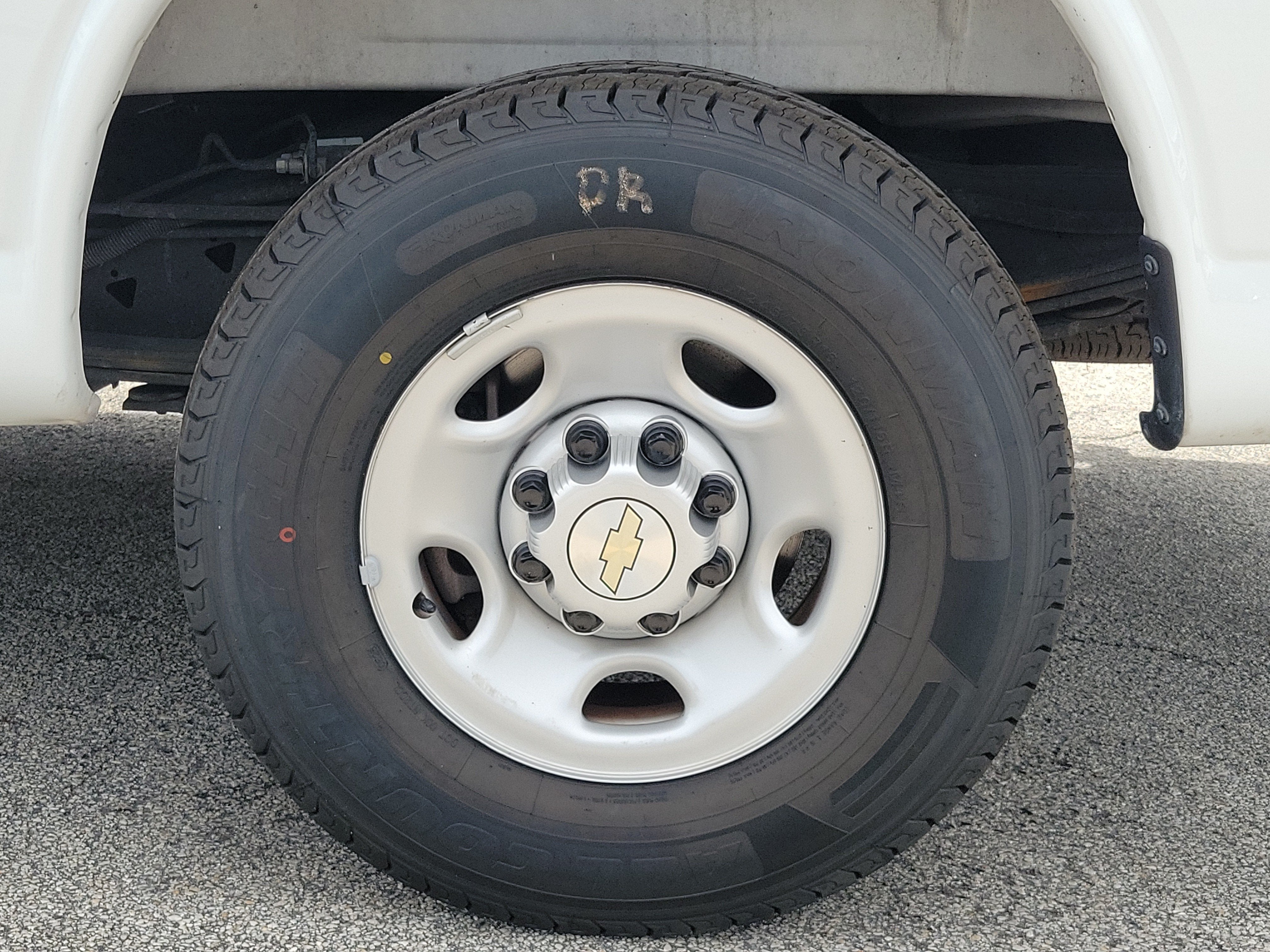 2025 Chevrolet Express Cargo WT
