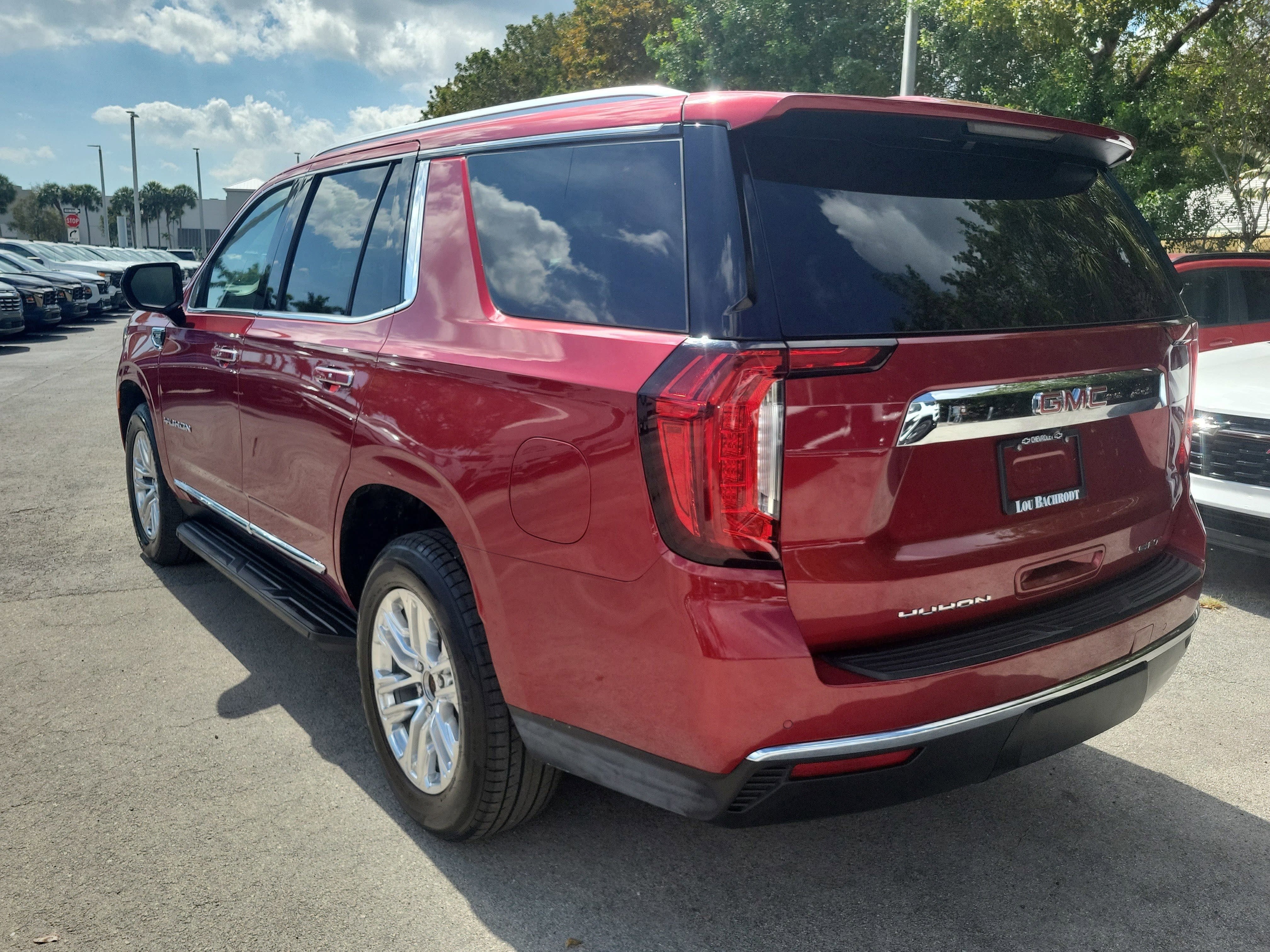 2023 GMC Yukon SLT