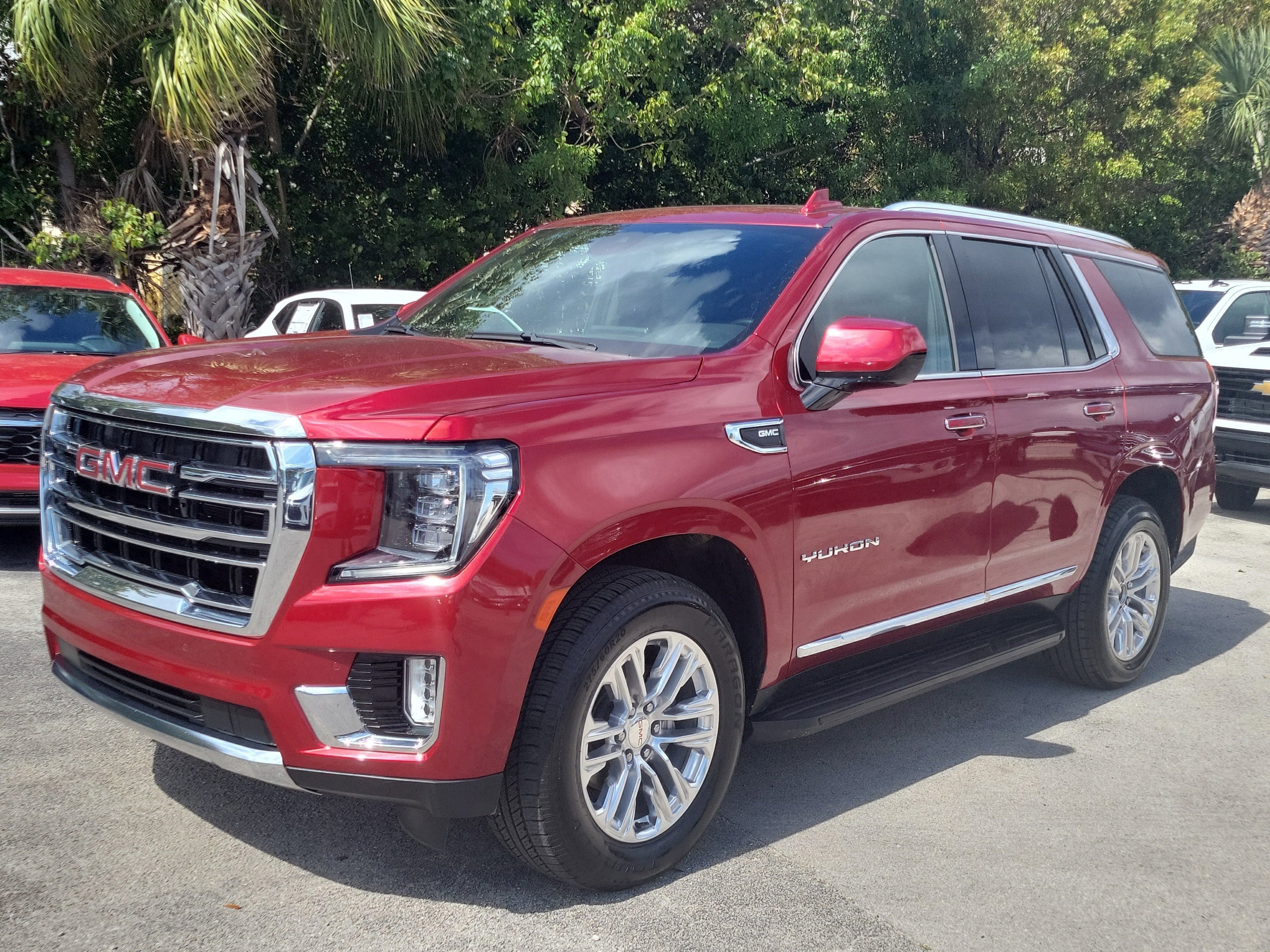 2023 GMC Yukon SLT