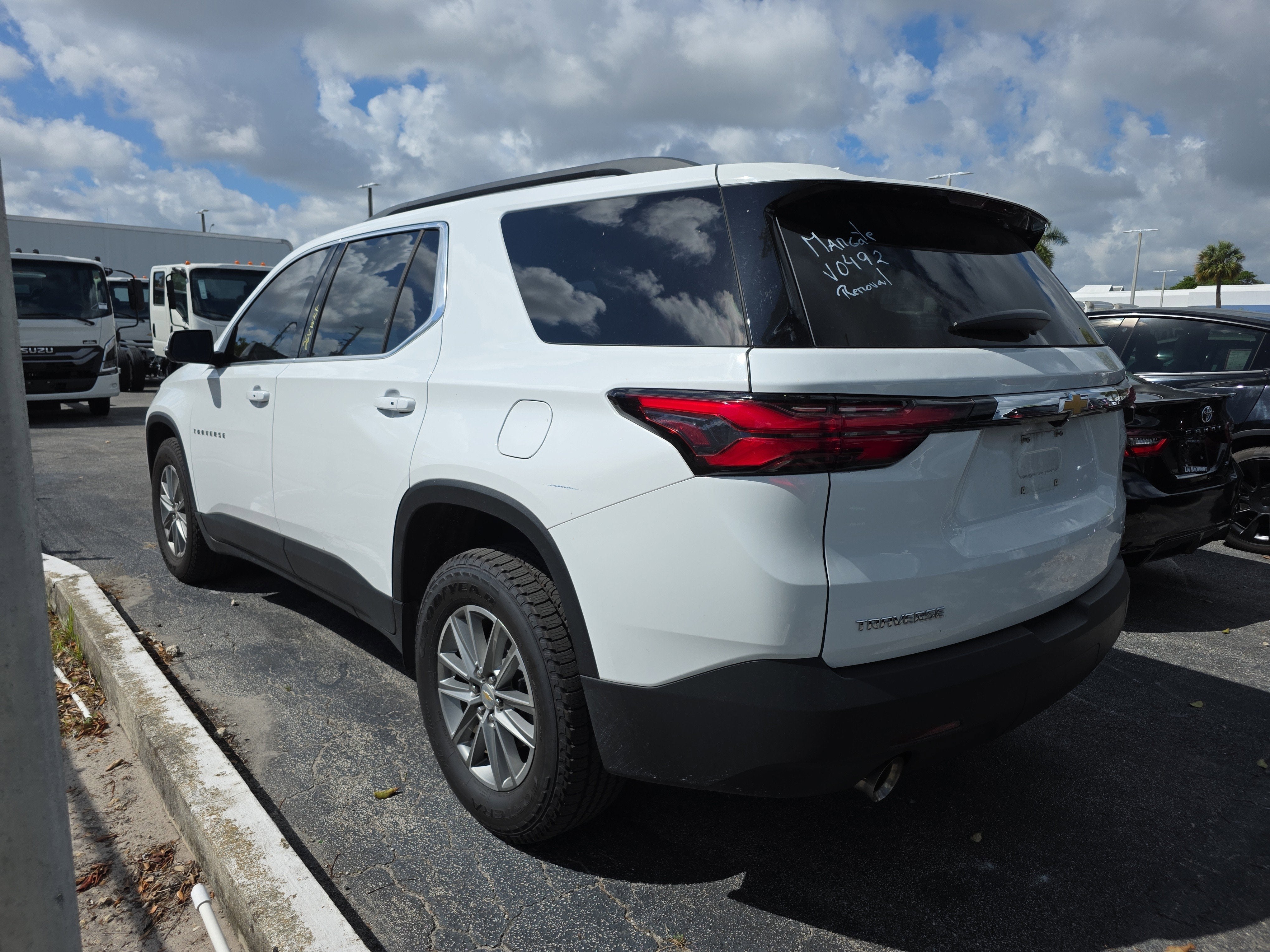 2023 Chevrolet Traverse LT Leather