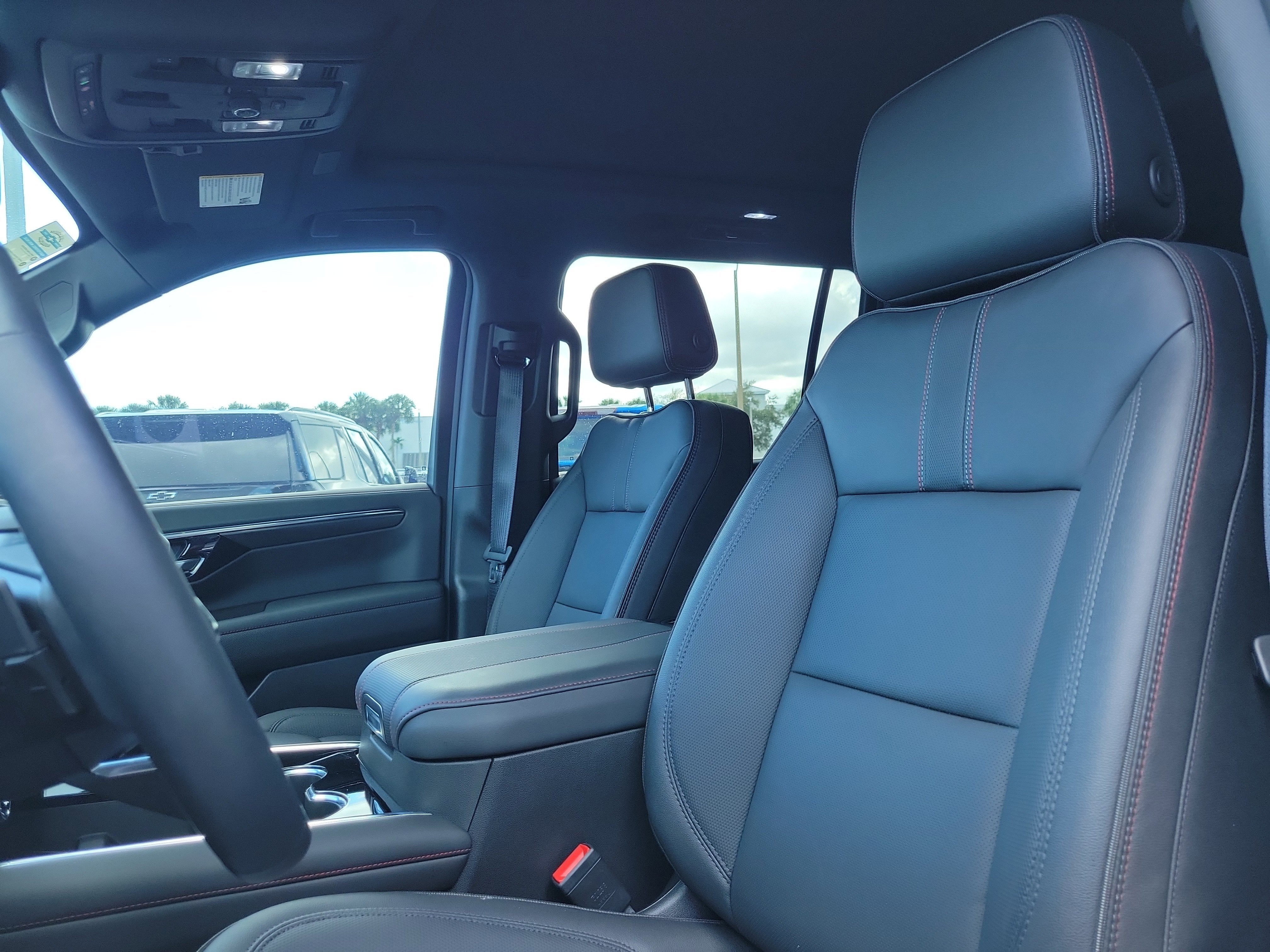 2025 Chevrolet Suburban RST