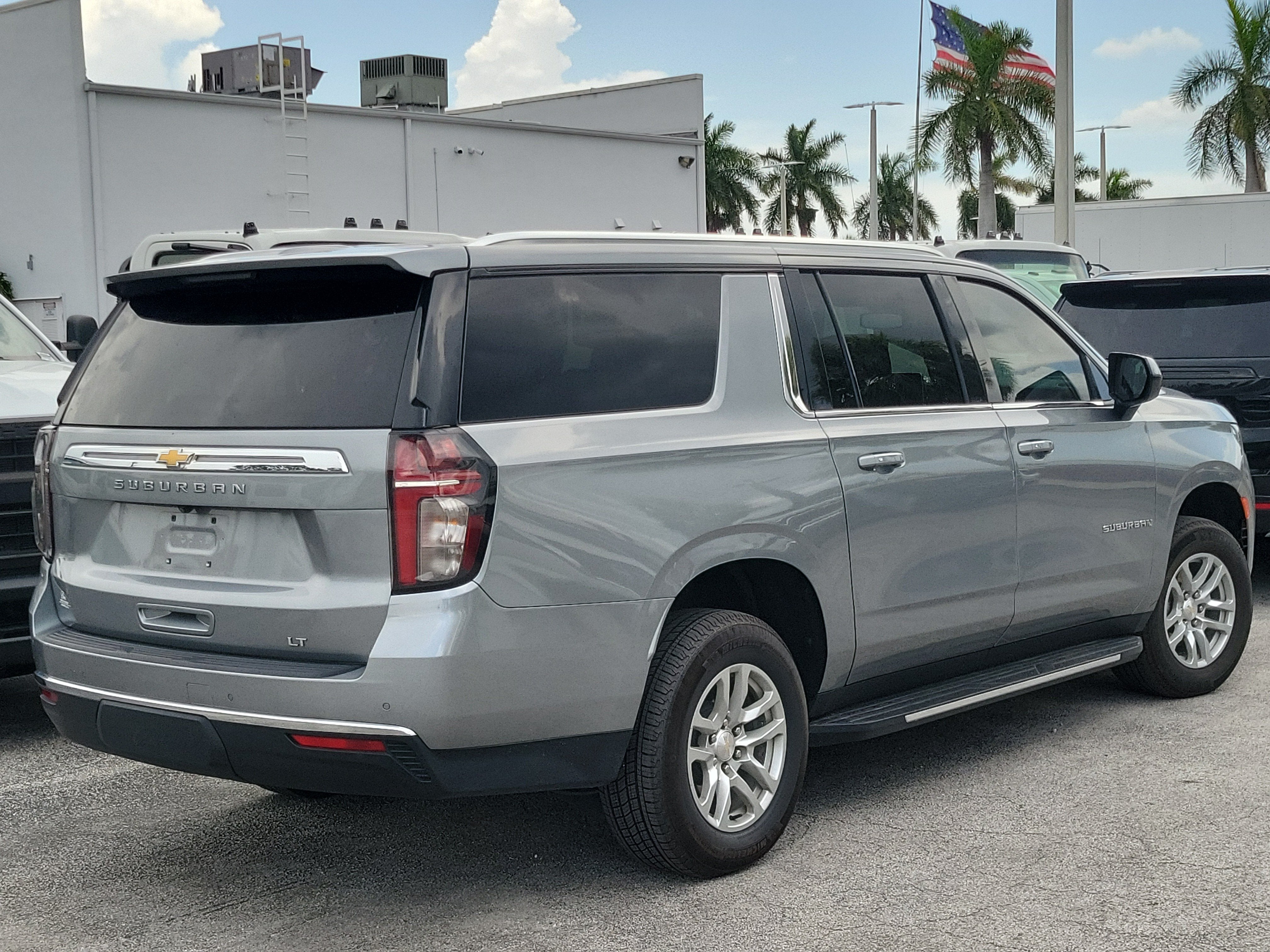 2024 Chevrolet Suburban LT