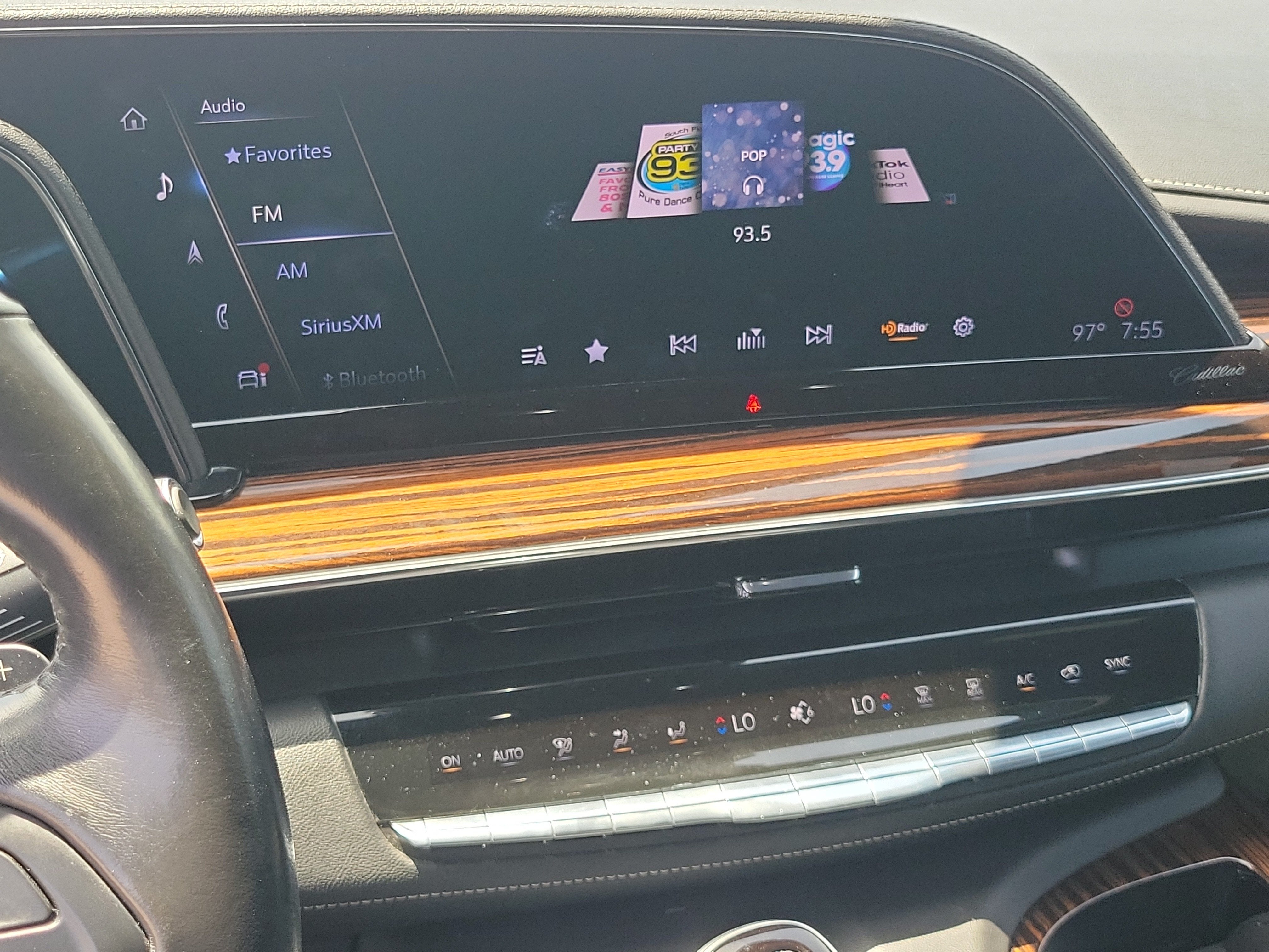 2022 Cadillac Escalade Luxury