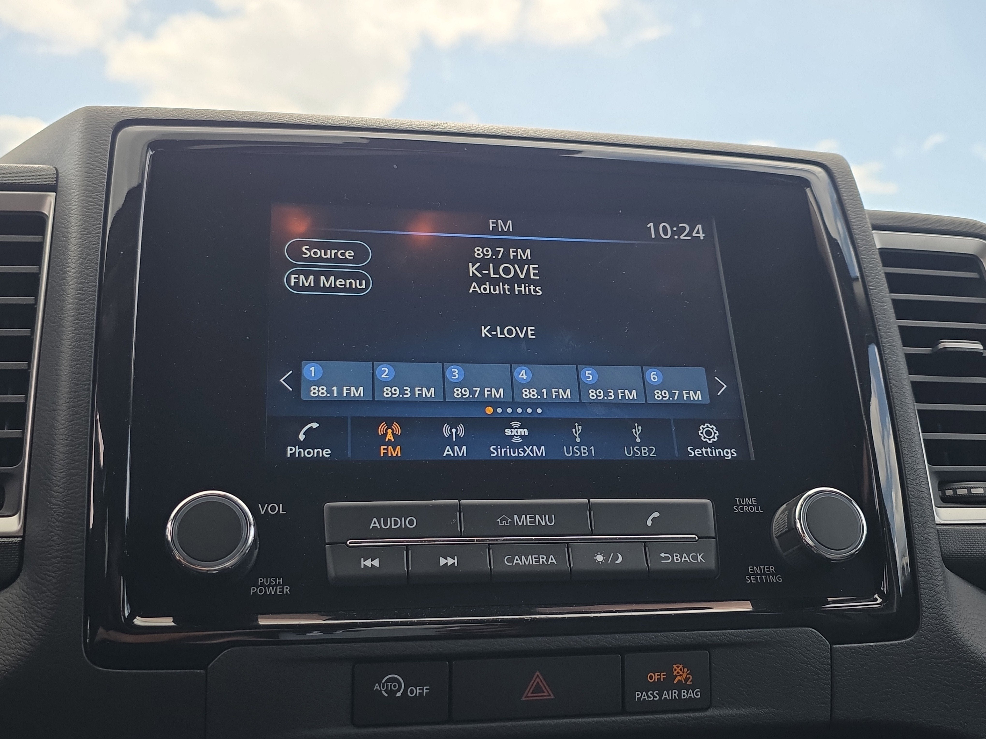 2023 Nissan Frontier SV