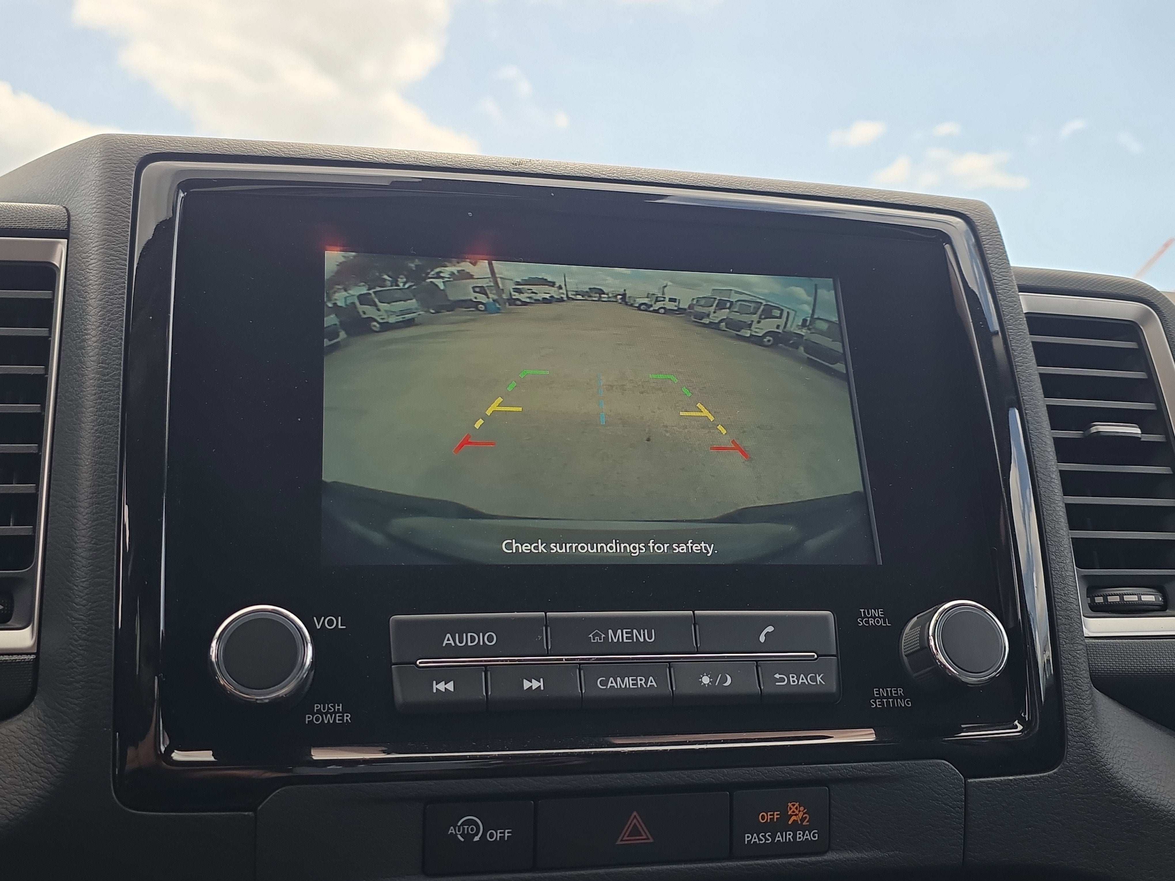 2023 Nissan Frontier SV