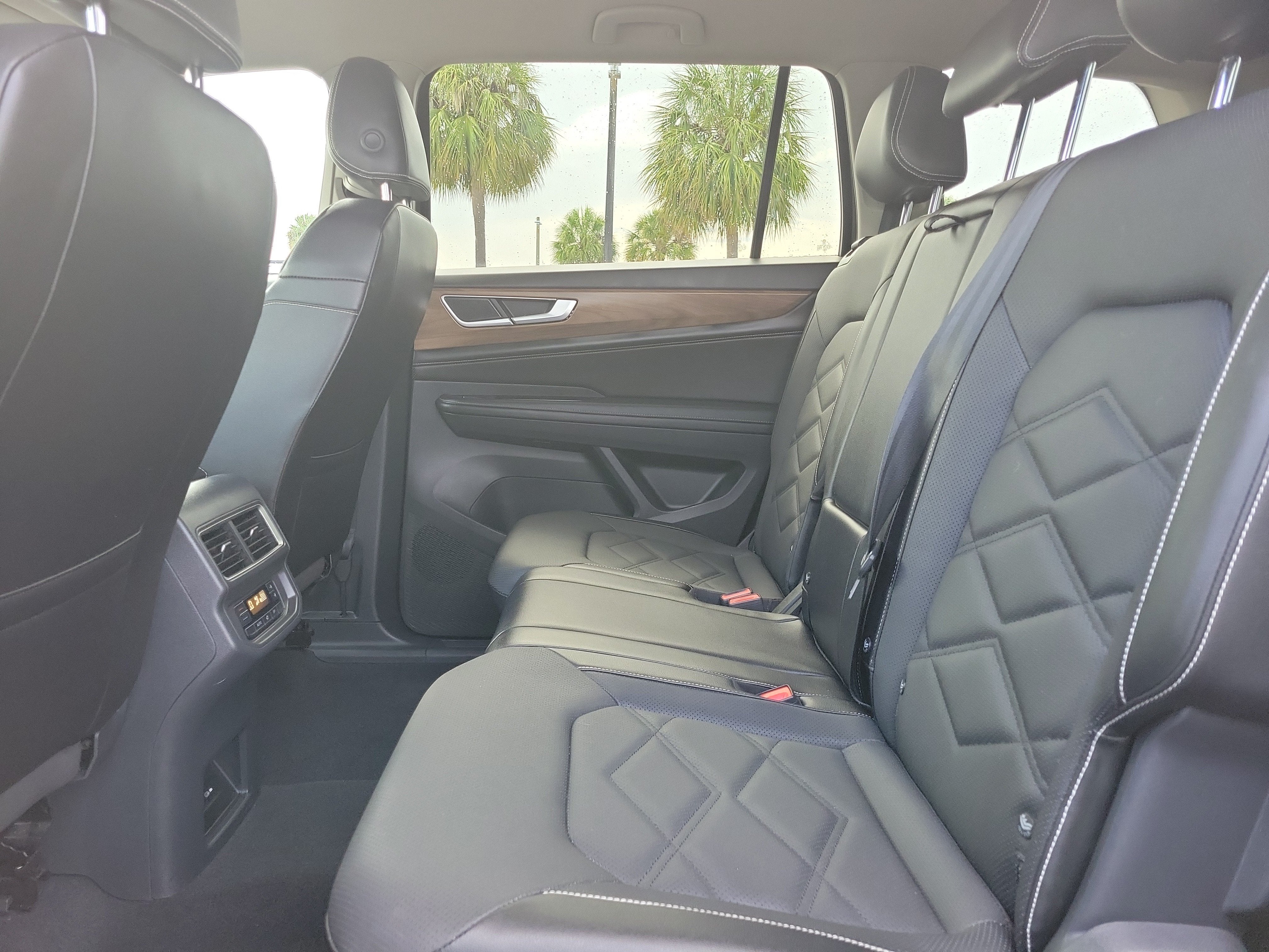2024 Volkswagen Atlas 2.0T SE