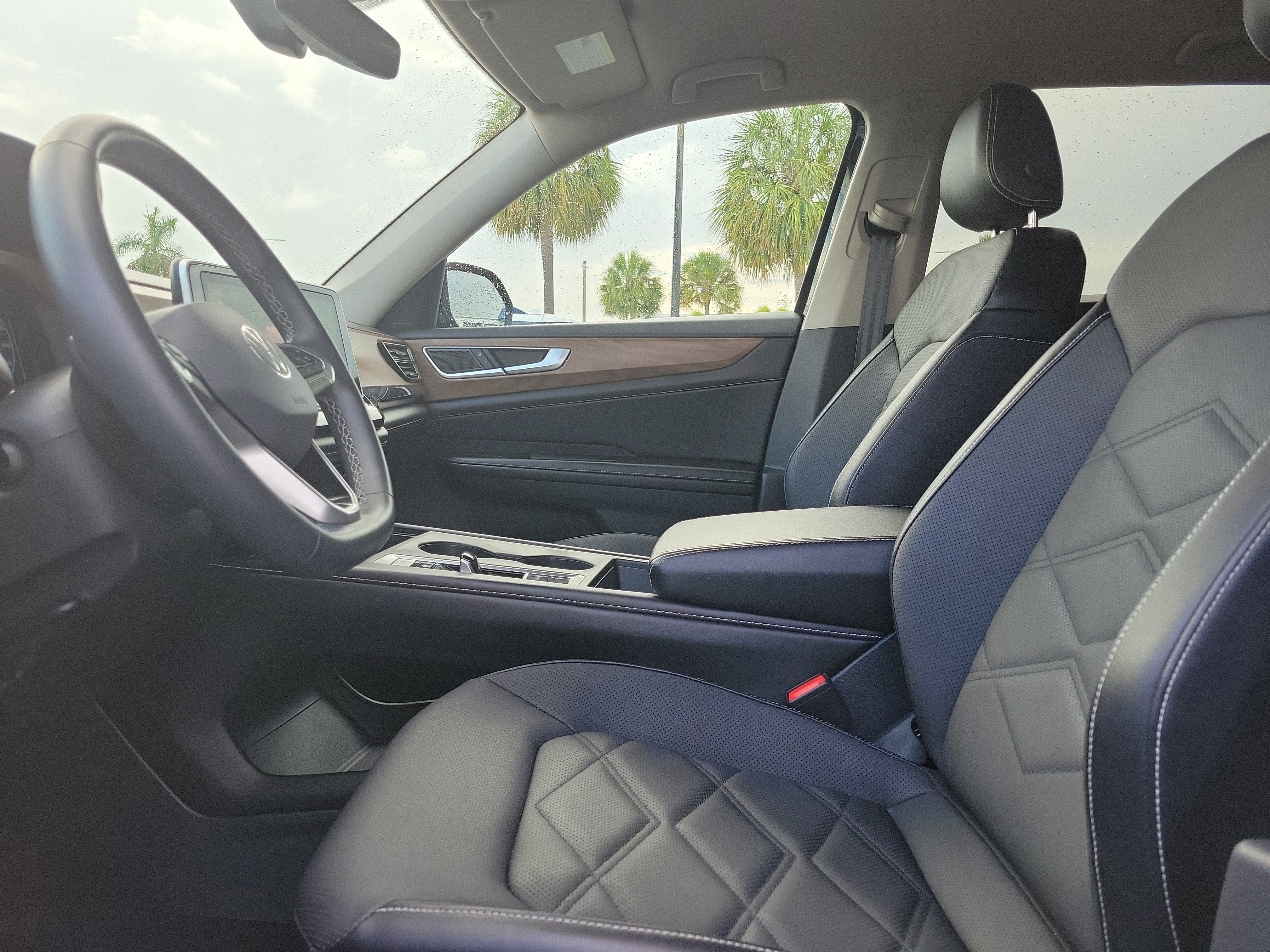 2024 Volkswagen Atlas 2.0T SE