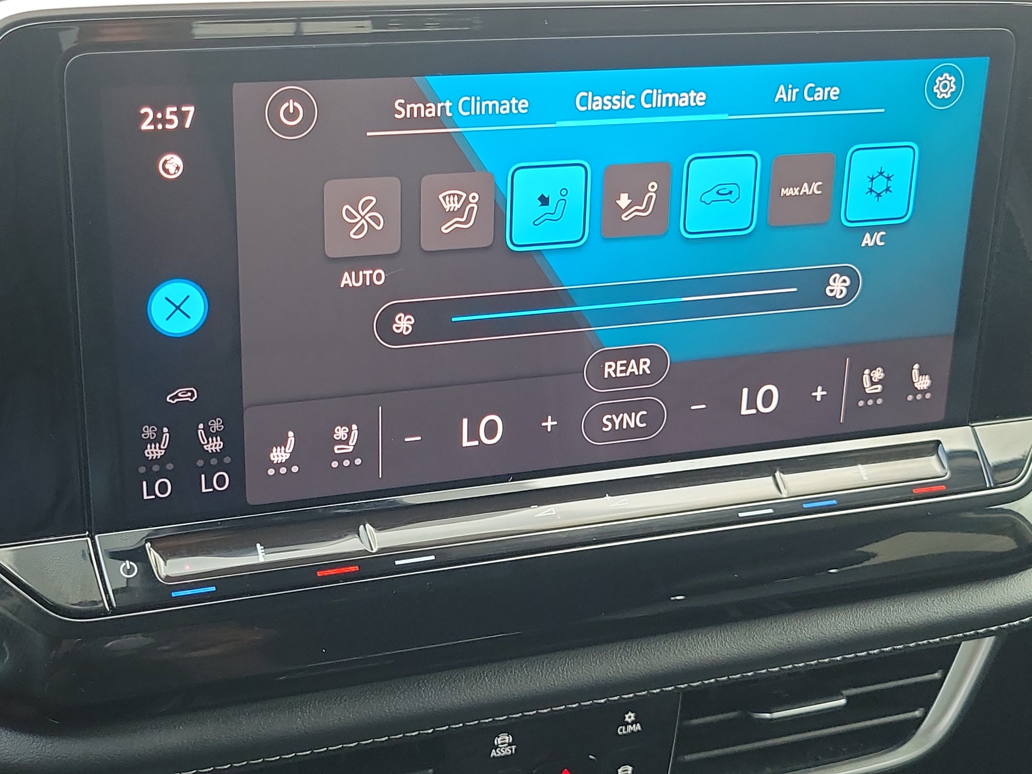 2024 Volkswagen Atlas 2.0T SE
