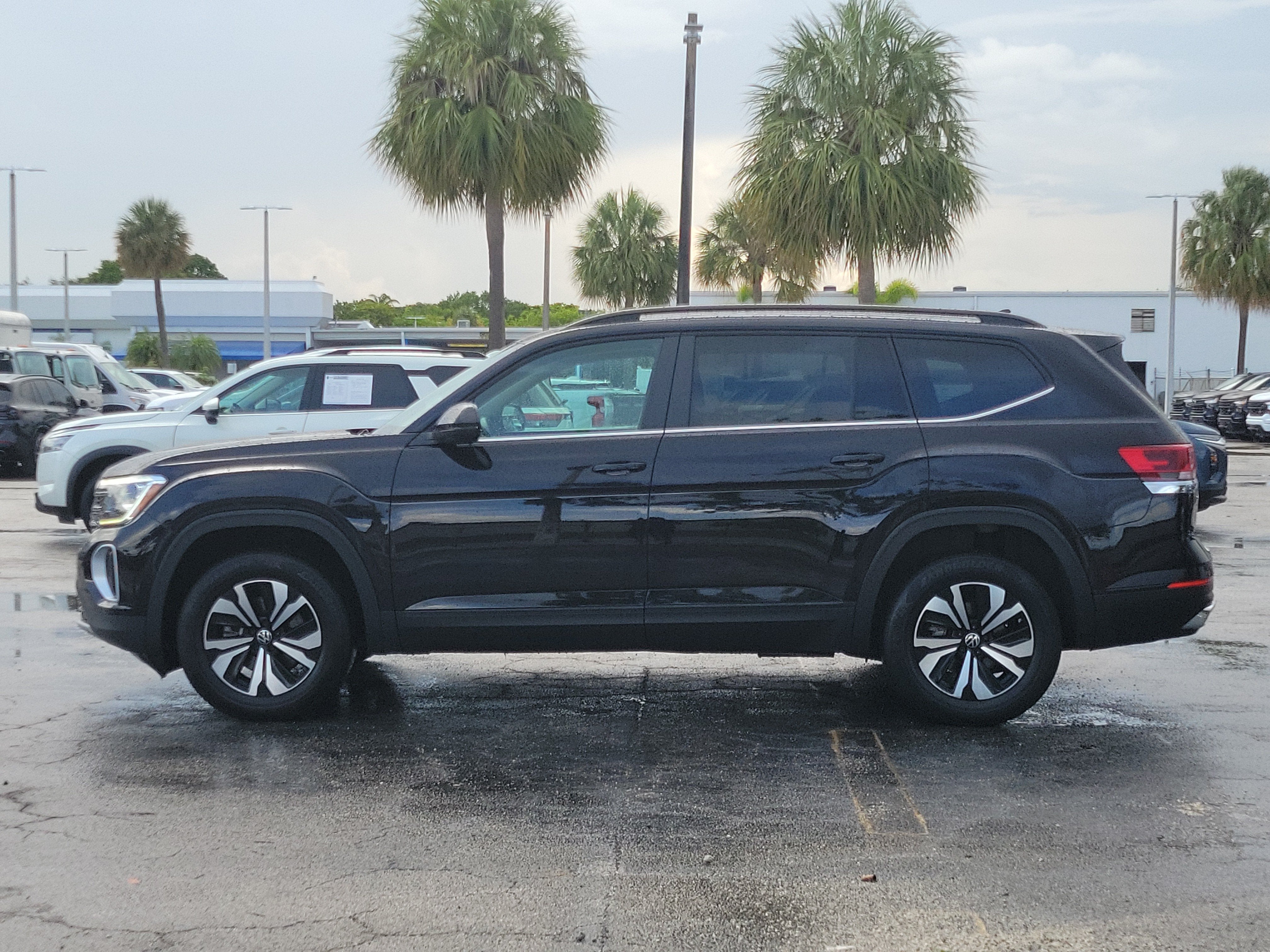 2024 Volkswagen Atlas 2.0T SE