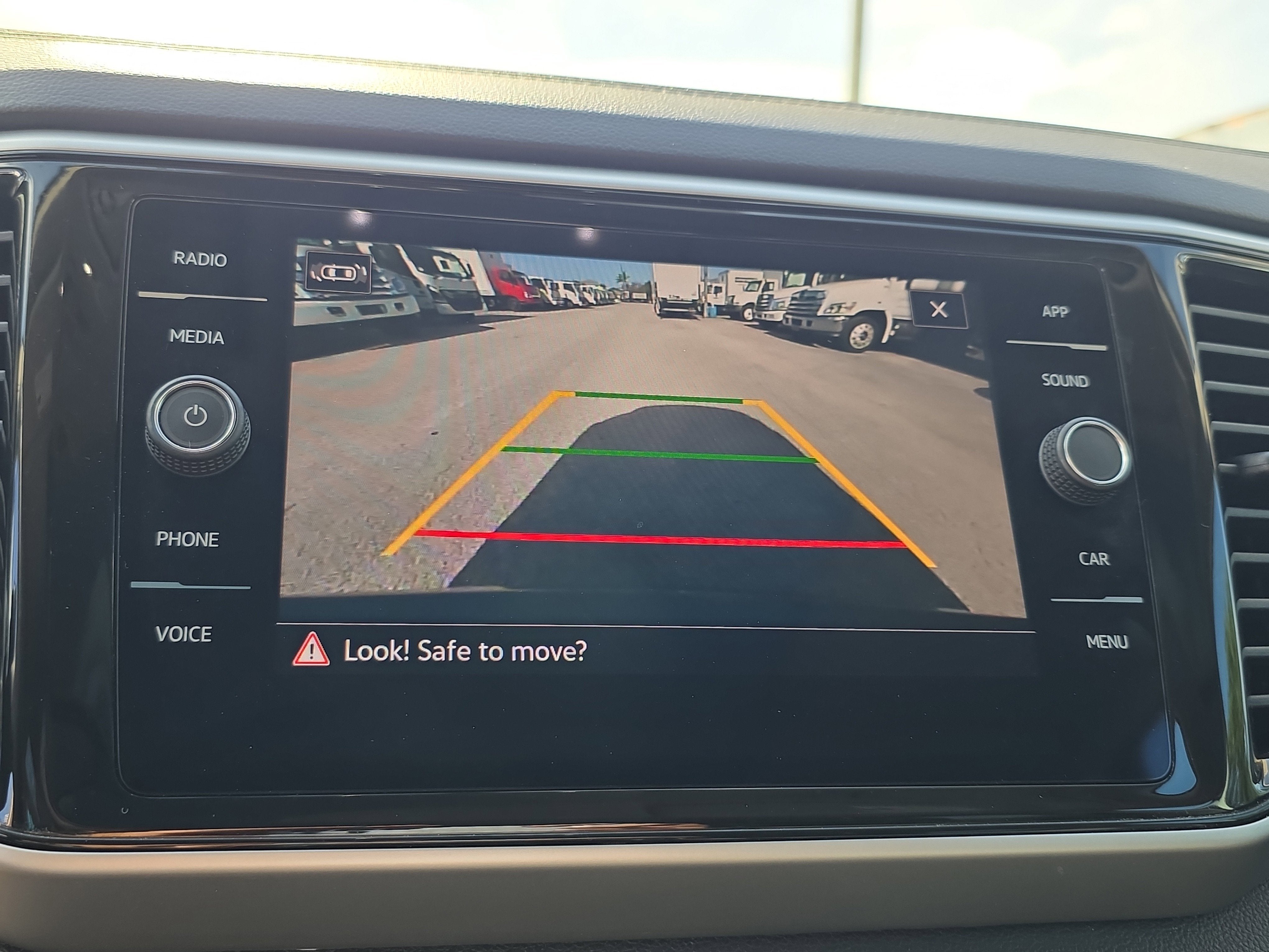 2022 Volkswagen Atlas 2.0T SE w/Technology