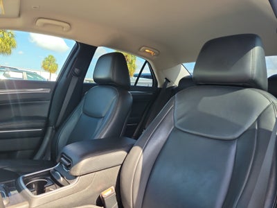 2021 Chrysler 300 Touring L