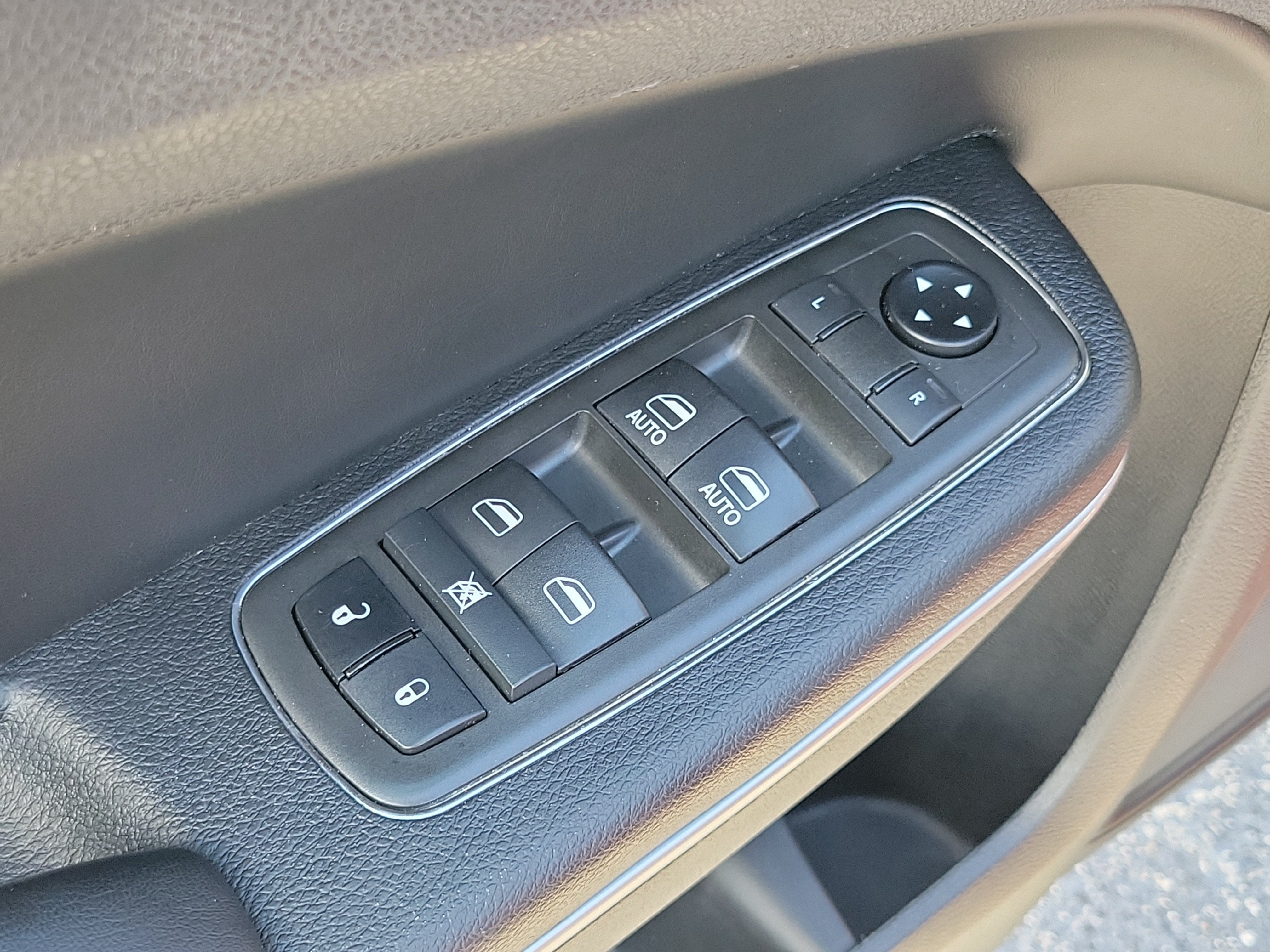 2021 Chrysler 300 Touring L