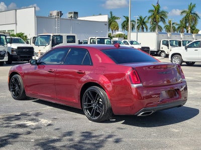 2021 Chrysler 300 Touring L