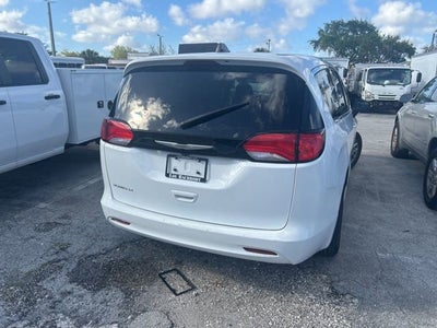 2024 Chrysler Voyager LX