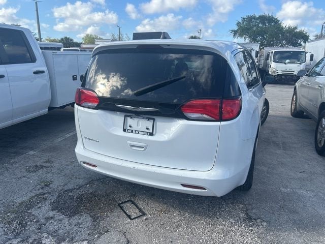 2024 Chrysler Voyager LX