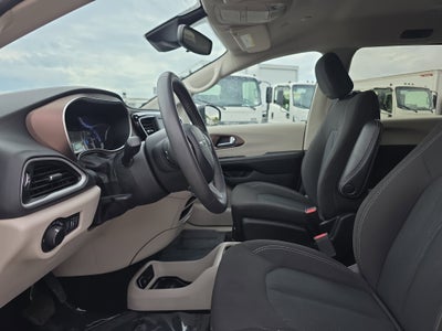 2024 Chrysler Voyager LX