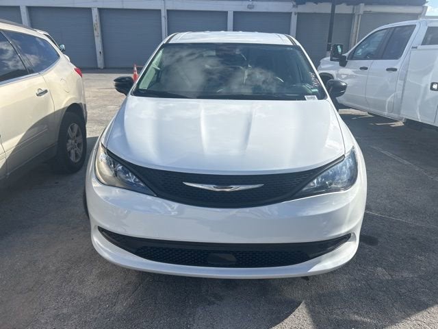 2024 Chrysler Voyager LX