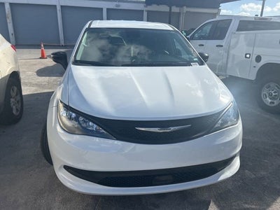 2024 Chrysler Voyager LX