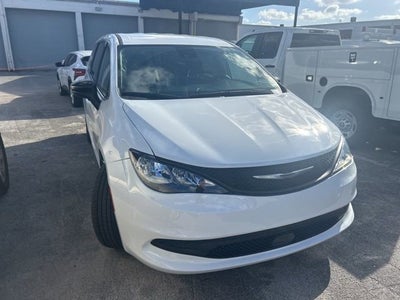 2024 Chrysler Voyager LX