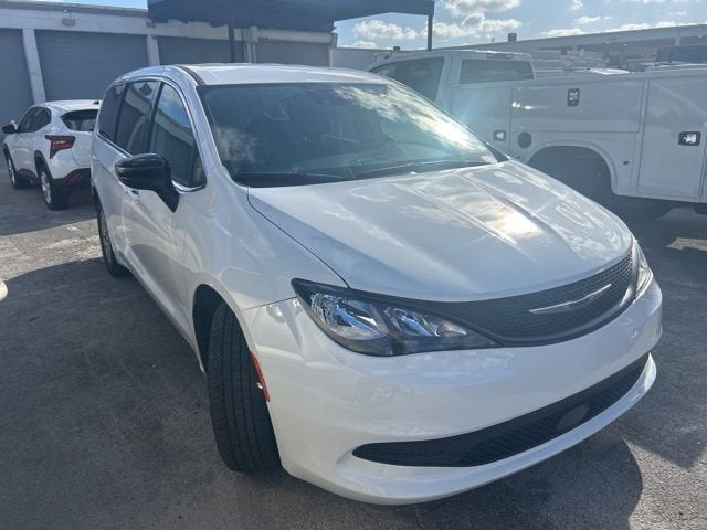 2024 Chrysler Voyager LX