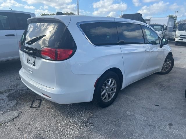 2024 Chrysler Voyager LX