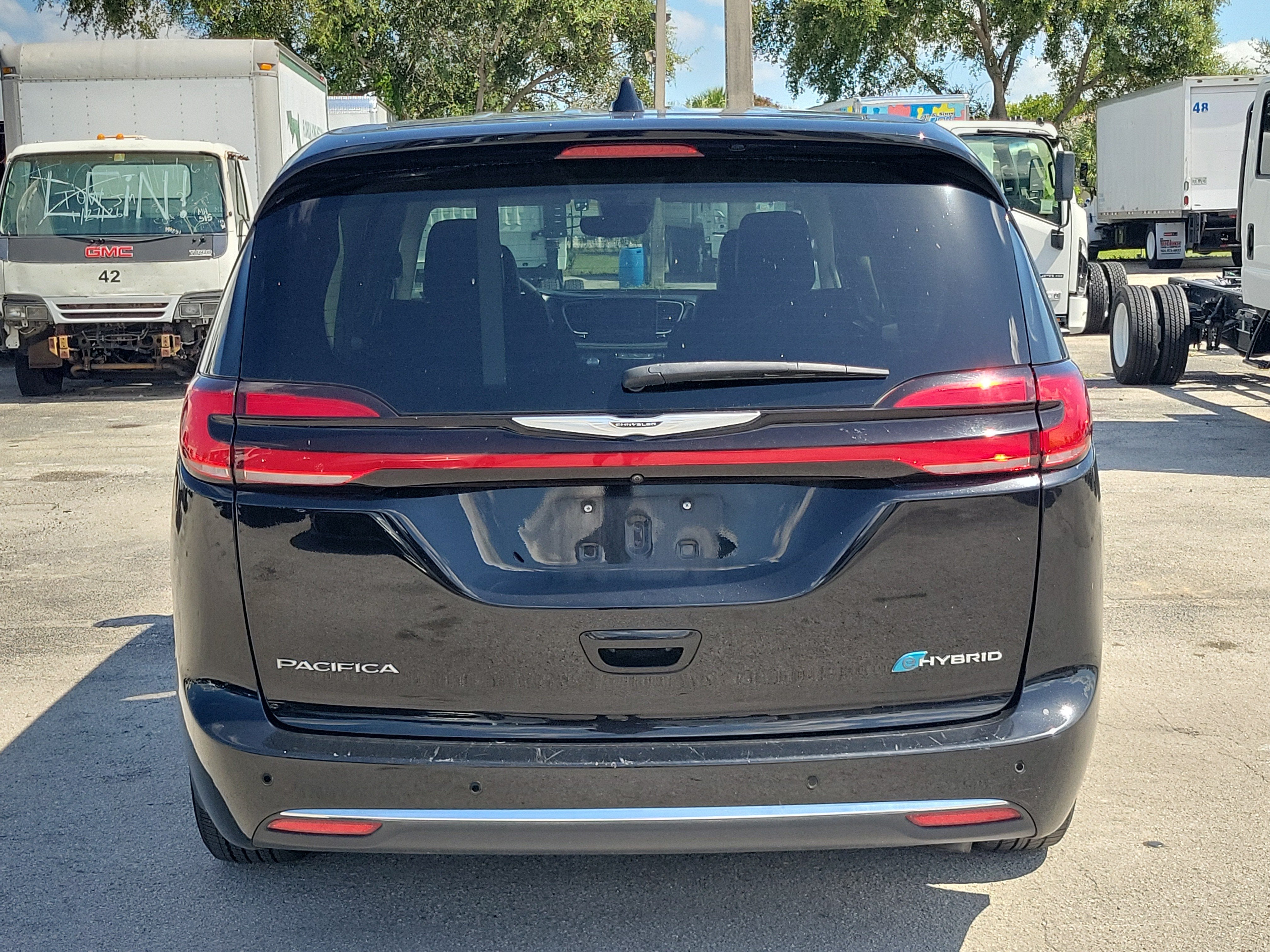 2024 Chrysler Pacifica Hybrid Select