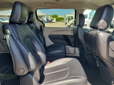 2024 Chrysler Pacifica Hybrid Select